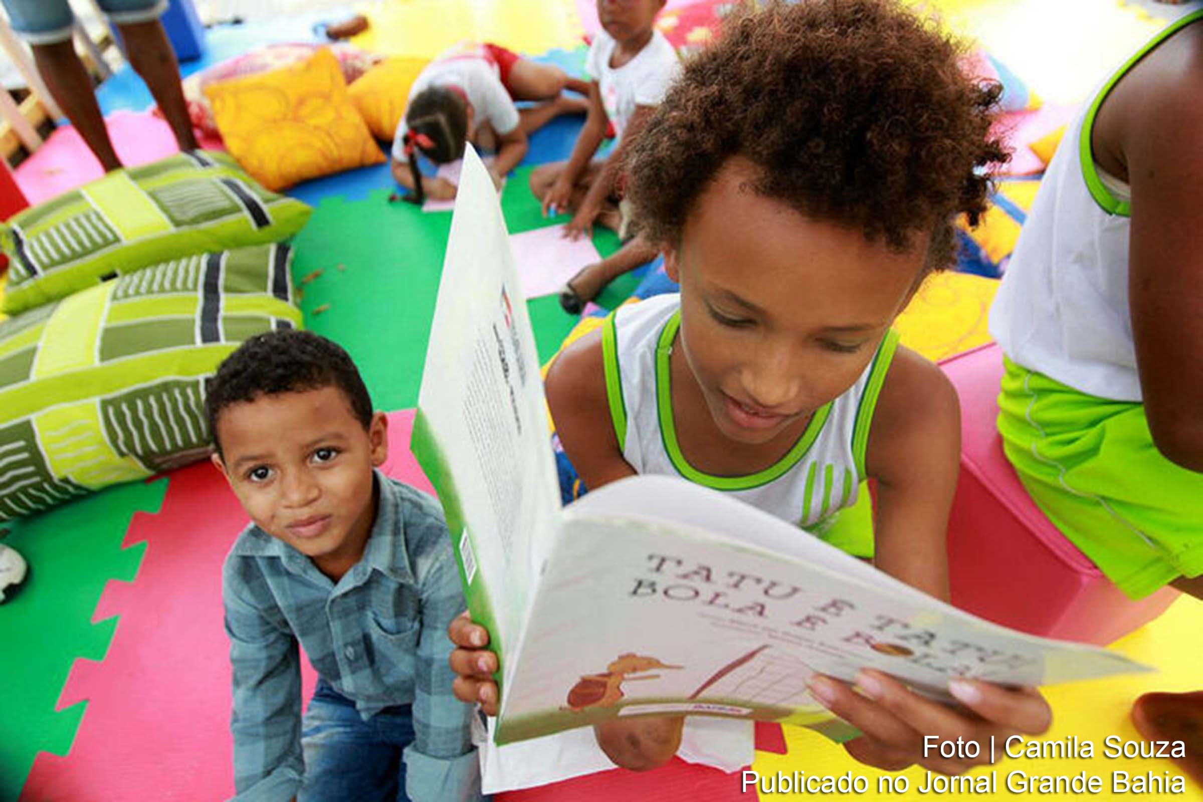 Instalações de stands de livros infantis, lançamentos de publicações, palestras, contação de histórias, brincadeiras, música, exibições de filmes para crianças, além de apresentações culturais preparadas pelas escolas convidadas integram a programação.