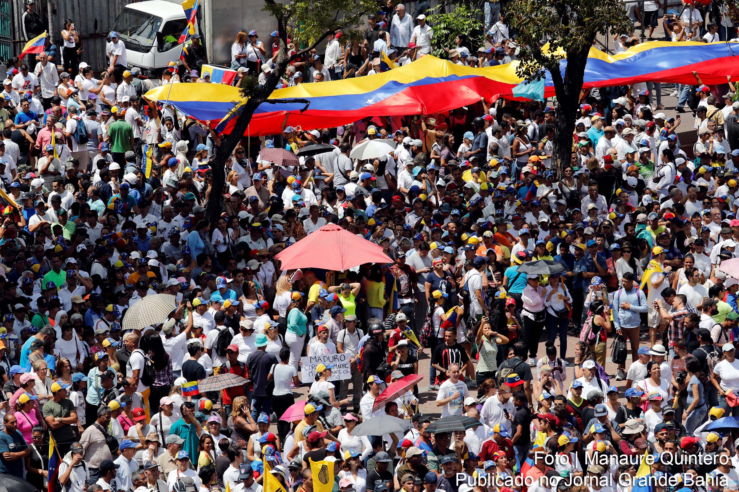 Manifestantes participam de protesto em Caracas, na Venezuela.