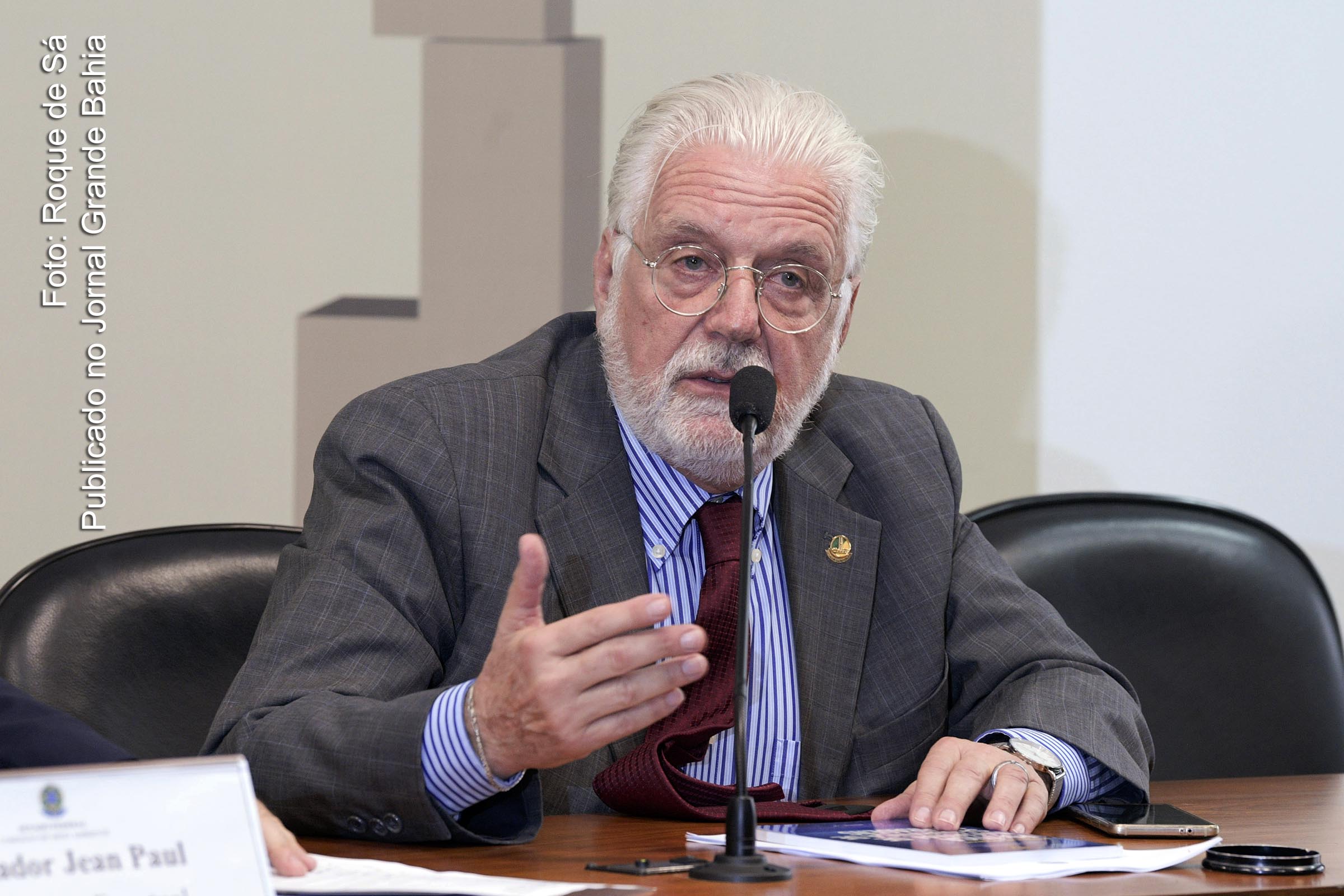 Jaques Wagner: ataque às mulheres e aos pobres amplia exclusão social.