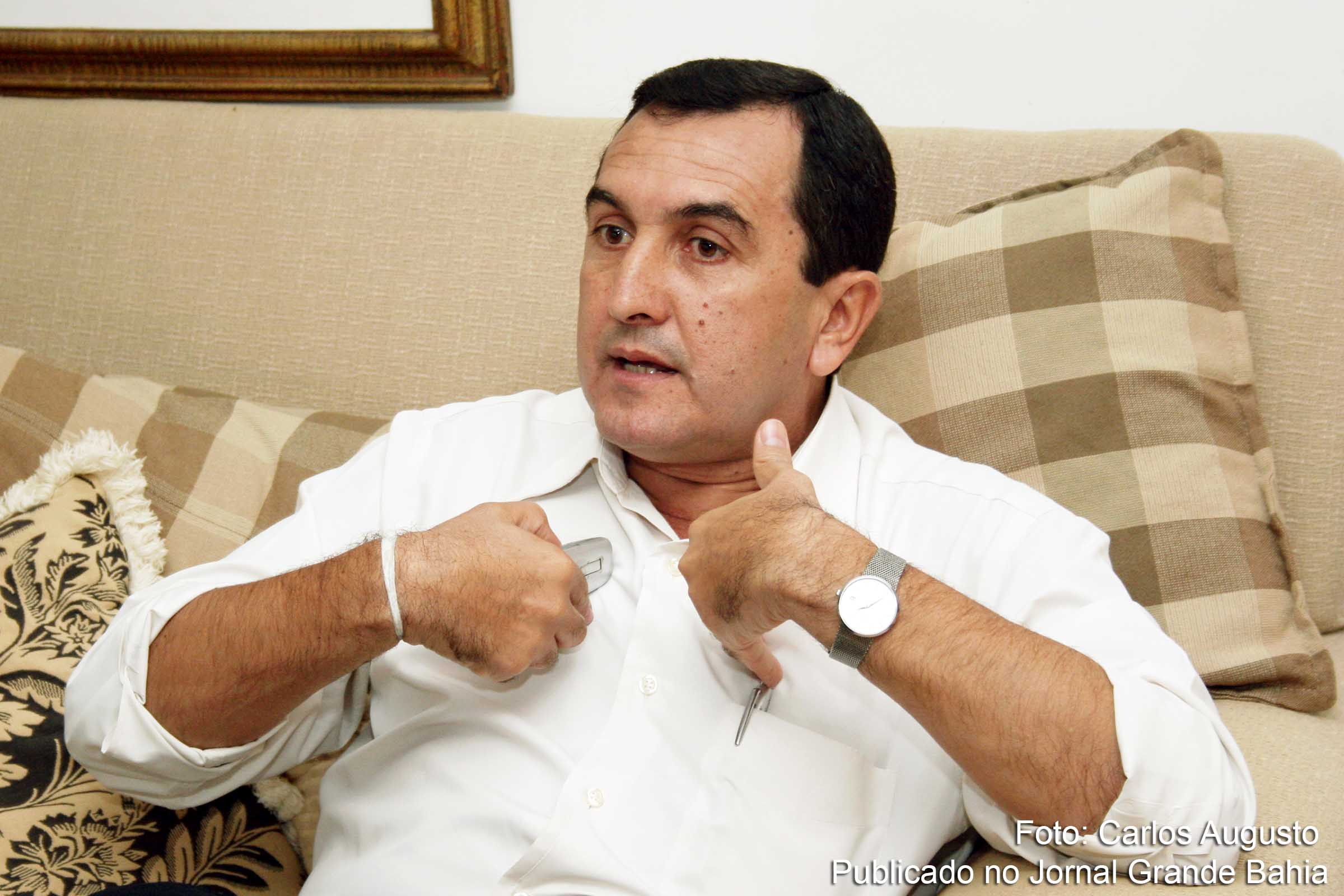 Deputado Fernando Fabinho critica poluição das águas do litoral da Bahia