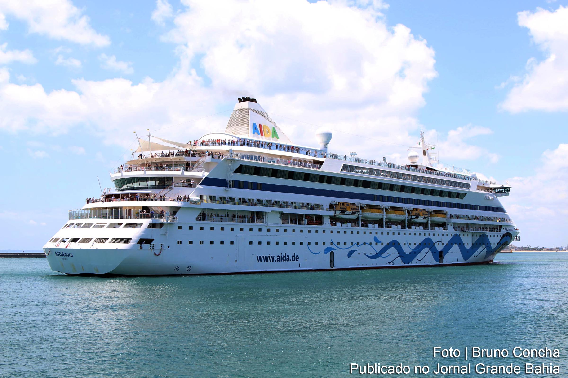 Navio transatlântico.