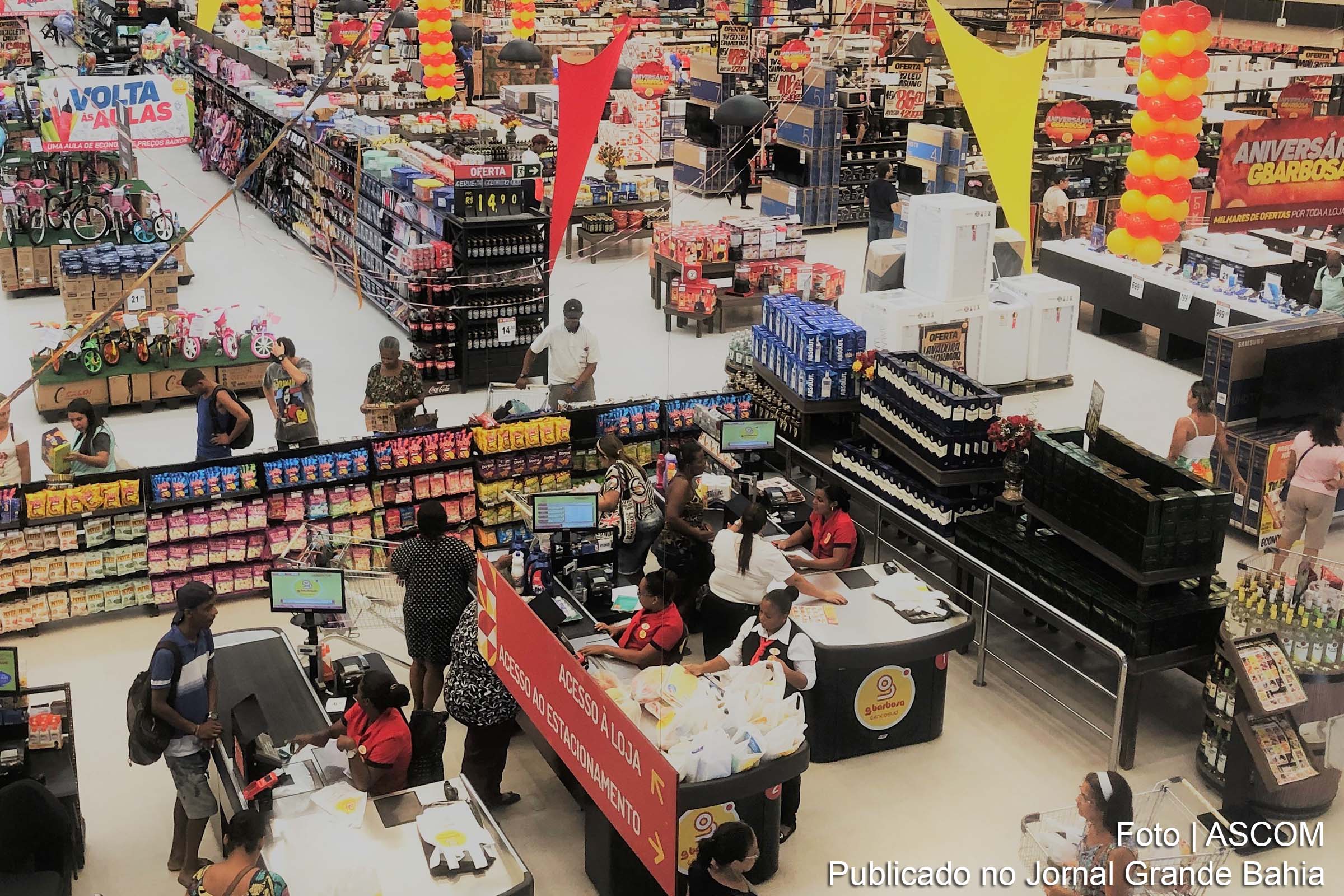 Vista do interior de loja da Rede de Supermercados GBarbosa.