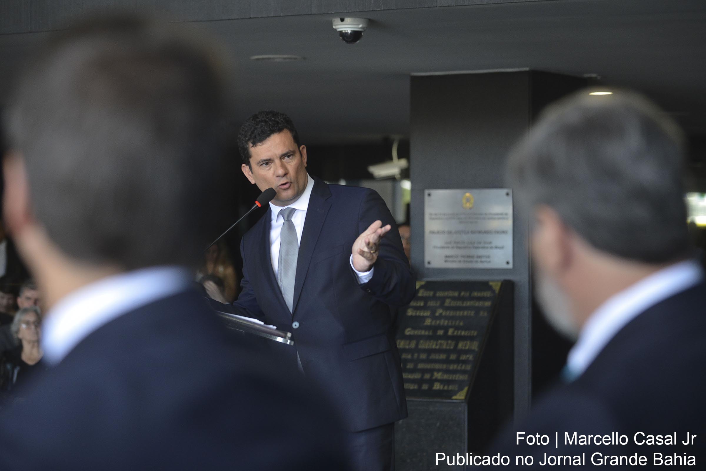 O ministro da Justiça e Segurança Pública, Sérgio Fernando Moro, assume o cargo durante cerimônia no Palácio do Planalto, com a participação dos antecessores da Justiça, Torquato Jardim, e da Segurança Pública, Raul Jungmann.