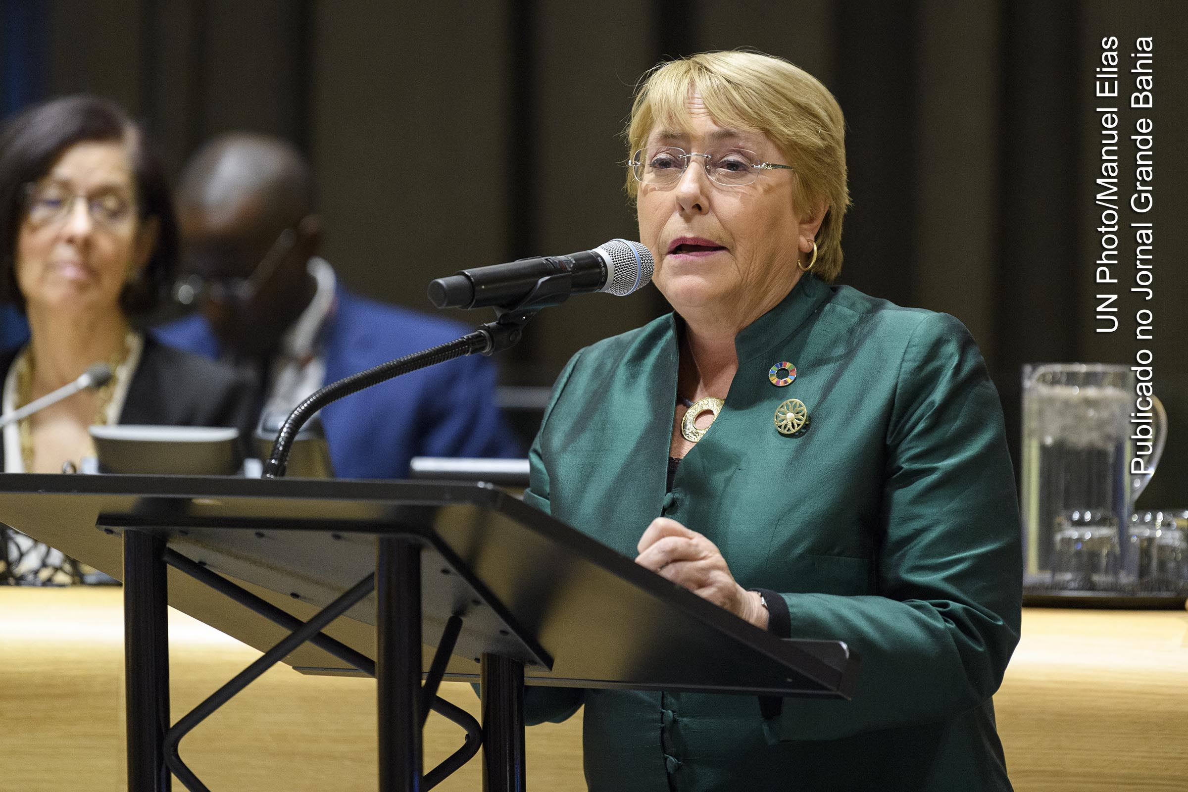 Verónica Michelle Bachelet Jeria é uma médica e política chilena, e ex-presidente da República do Chile. Bachelet ostentou a primeira magistratura do país entre o 11 de março de 2006 e 2010, e assumiu novamente o cargo em 11 de março de 2014 até 11 de março de 2018.