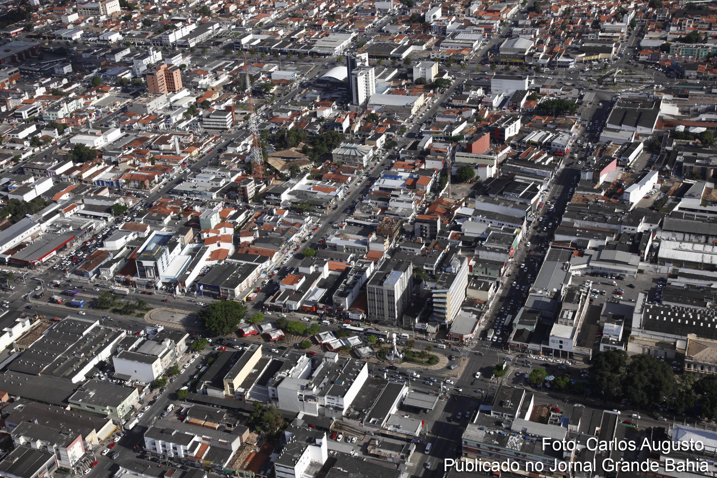 Vista aérea de trecho do centro da cidade de feira de Santana.