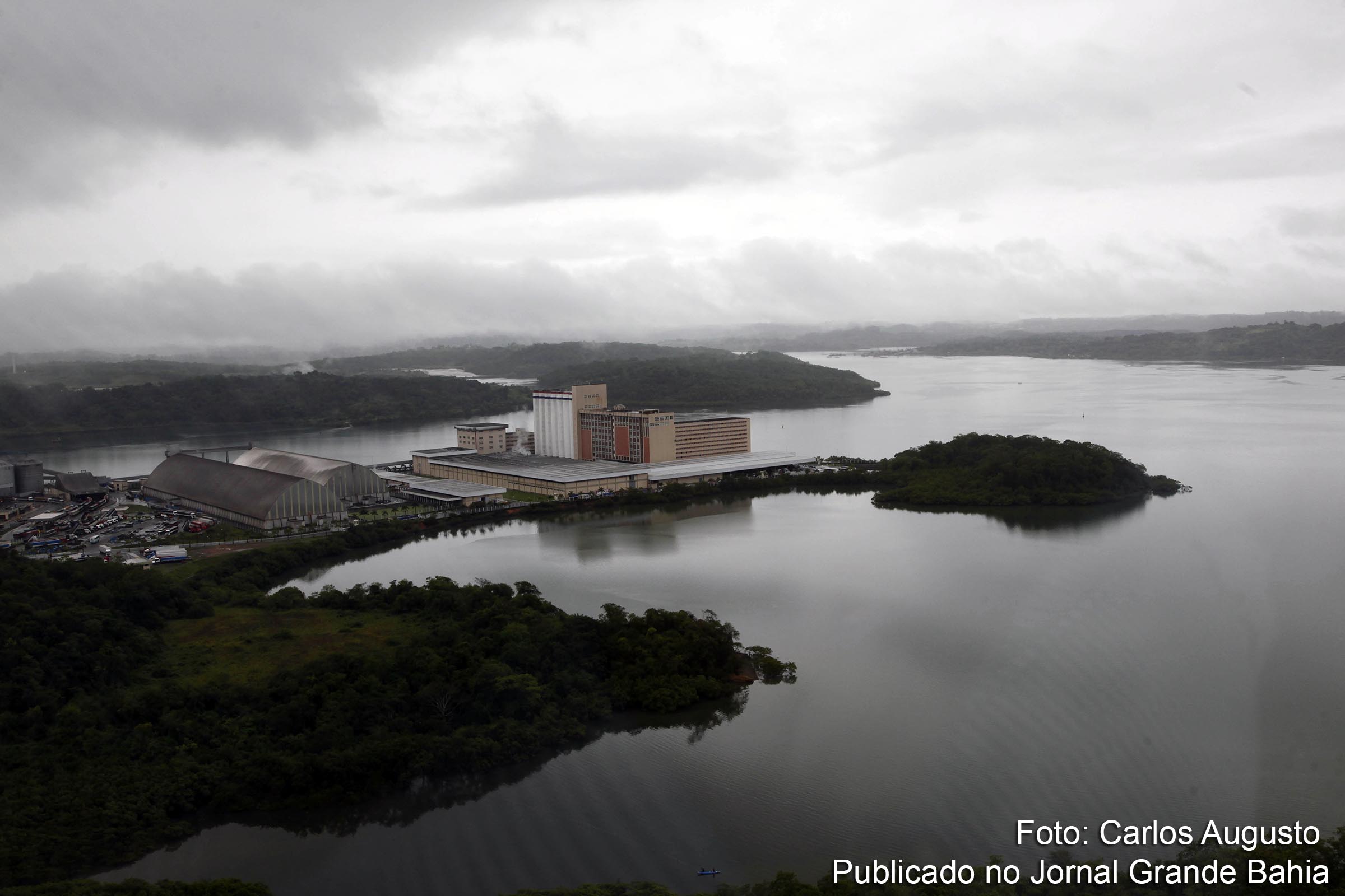 Vista aérea do Terminal Portuário Cotegipe, em São Tomé de Paripe, em Salvador.