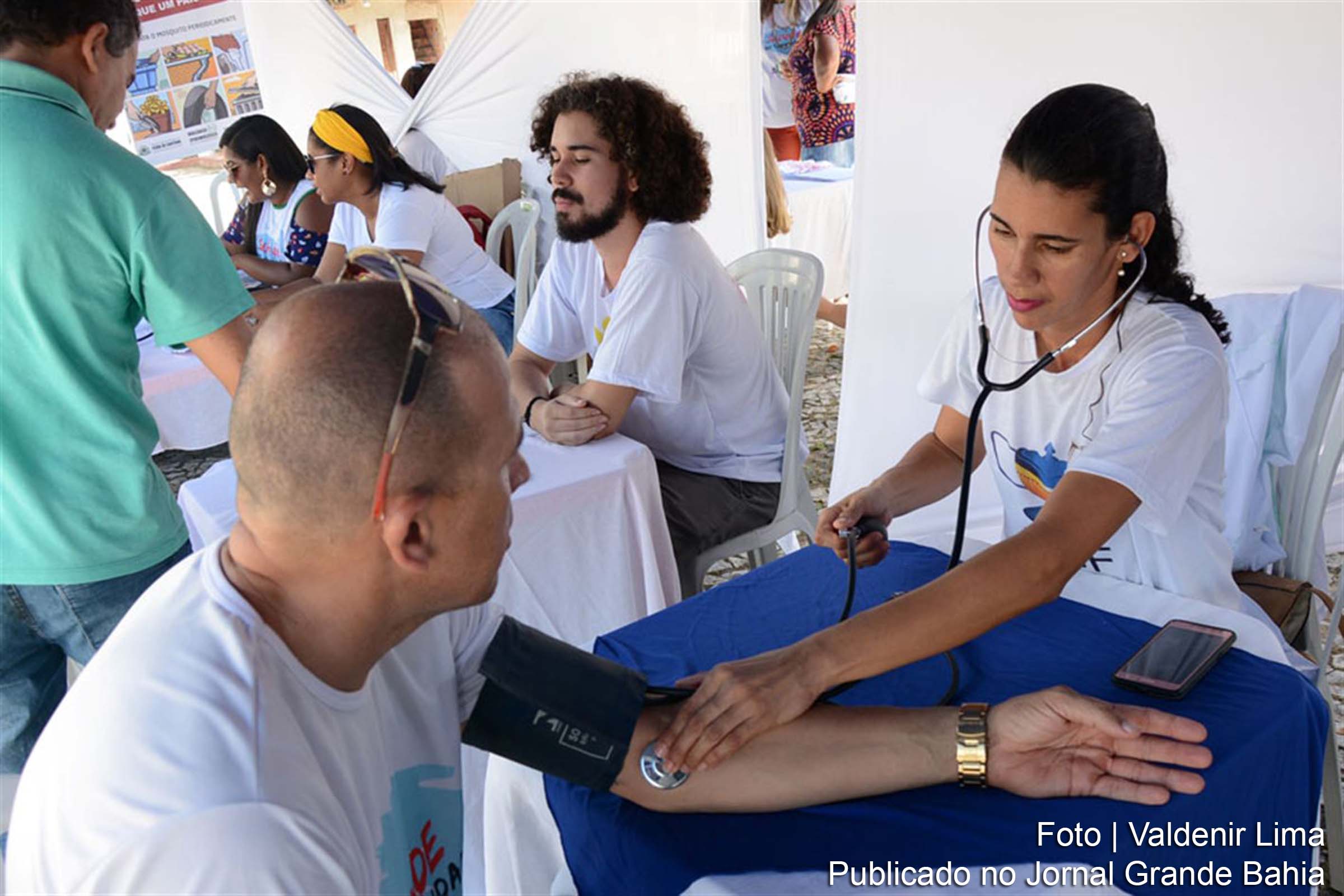Secretaria Municipal de Saúde promoveu testes de glicemia e aferição da pressão arterial, além de intensificar a campanha de combate ao mosquito transmissor da dengue.