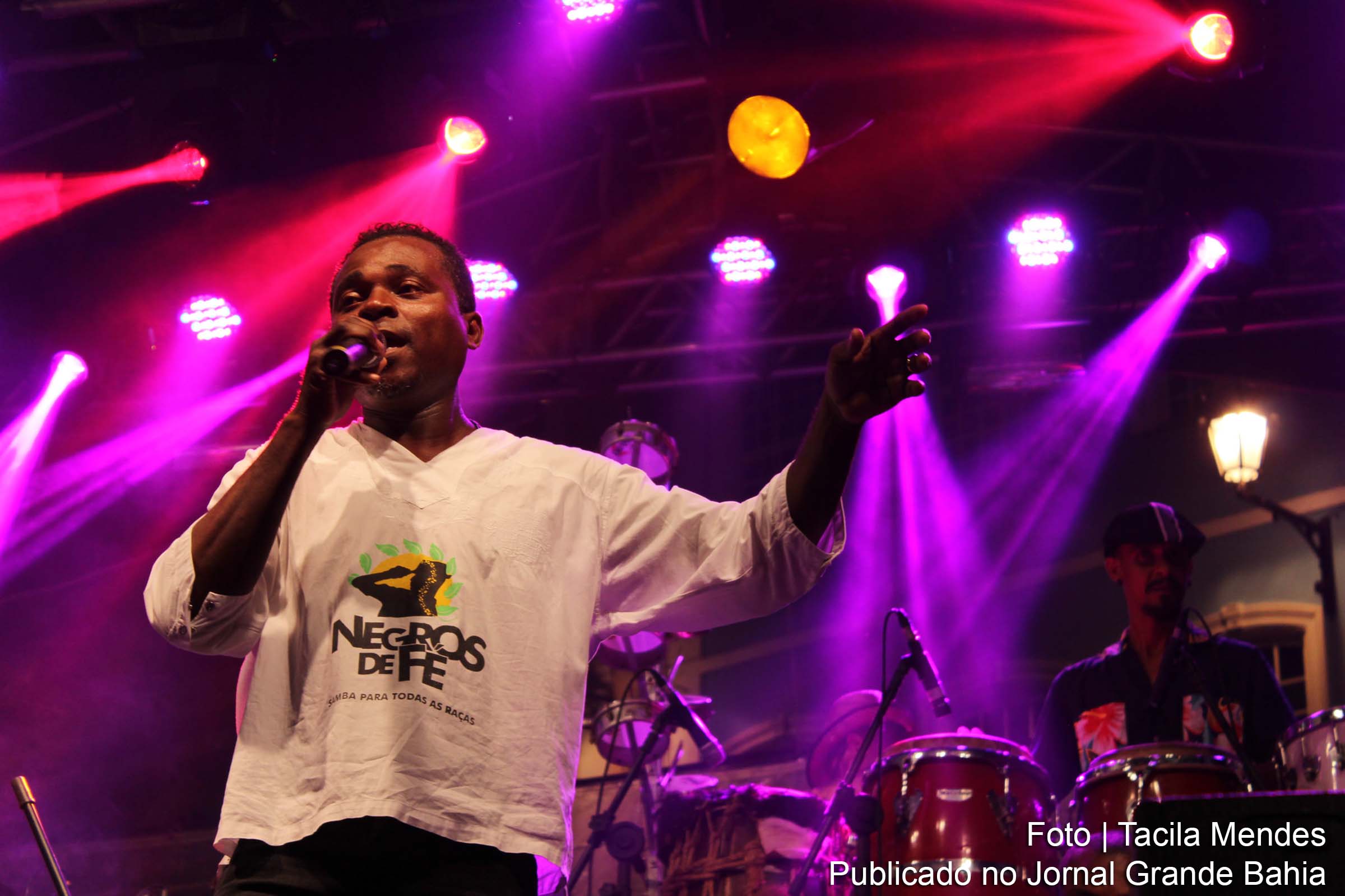 Bira Negros de Fé apresenta show no Largo Tereza Batista, em Salvador.