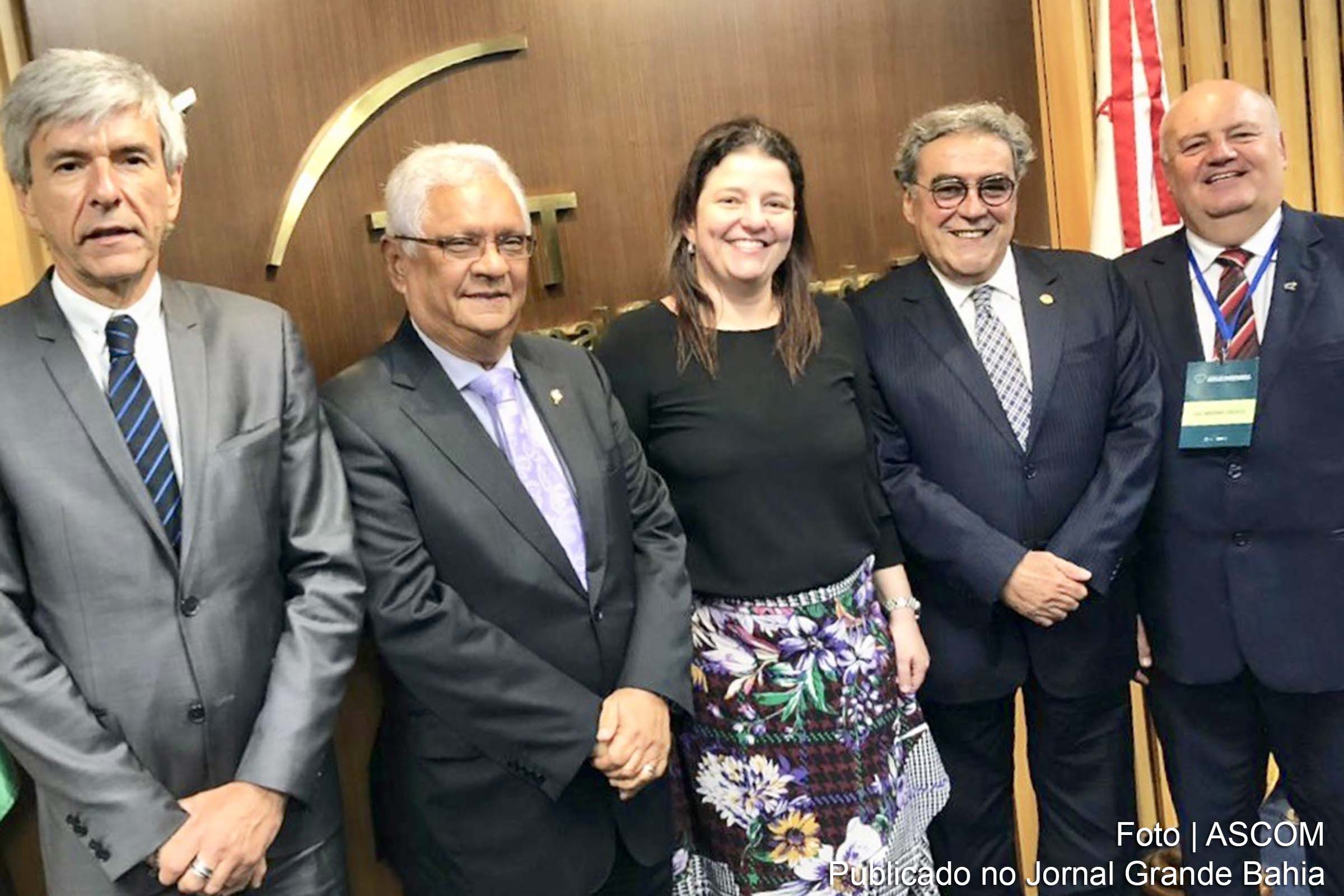 Conselheiros Valtercio Oliveira e Arnaldo Hossepian , do CNJ,Ministro Aloysio Corrêa da Veiga, do TST,Juiz Antônio Colusso do TRT e a Juíza auxiliar da presidência do CNJ.