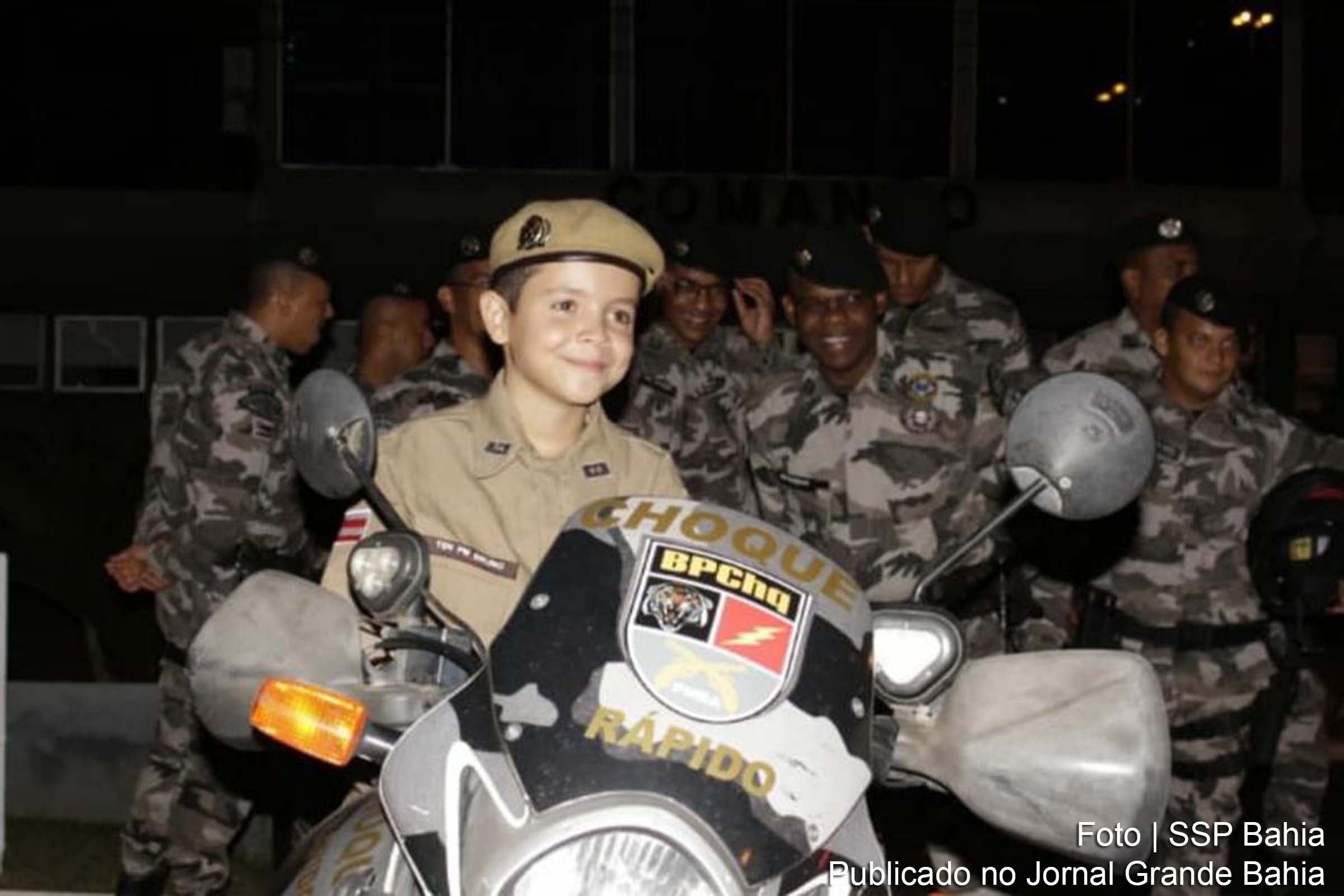 Criança ganha festa de aniversário no Batalhão de Choque com o tema ‘Polícia Militar da Bahia’