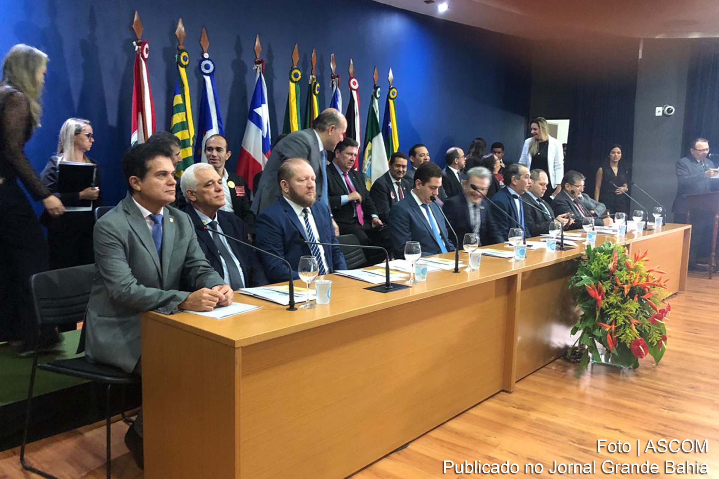 Eduardo Salles compõe mesa em audiência para defesa do BNB, em Fortaleza.