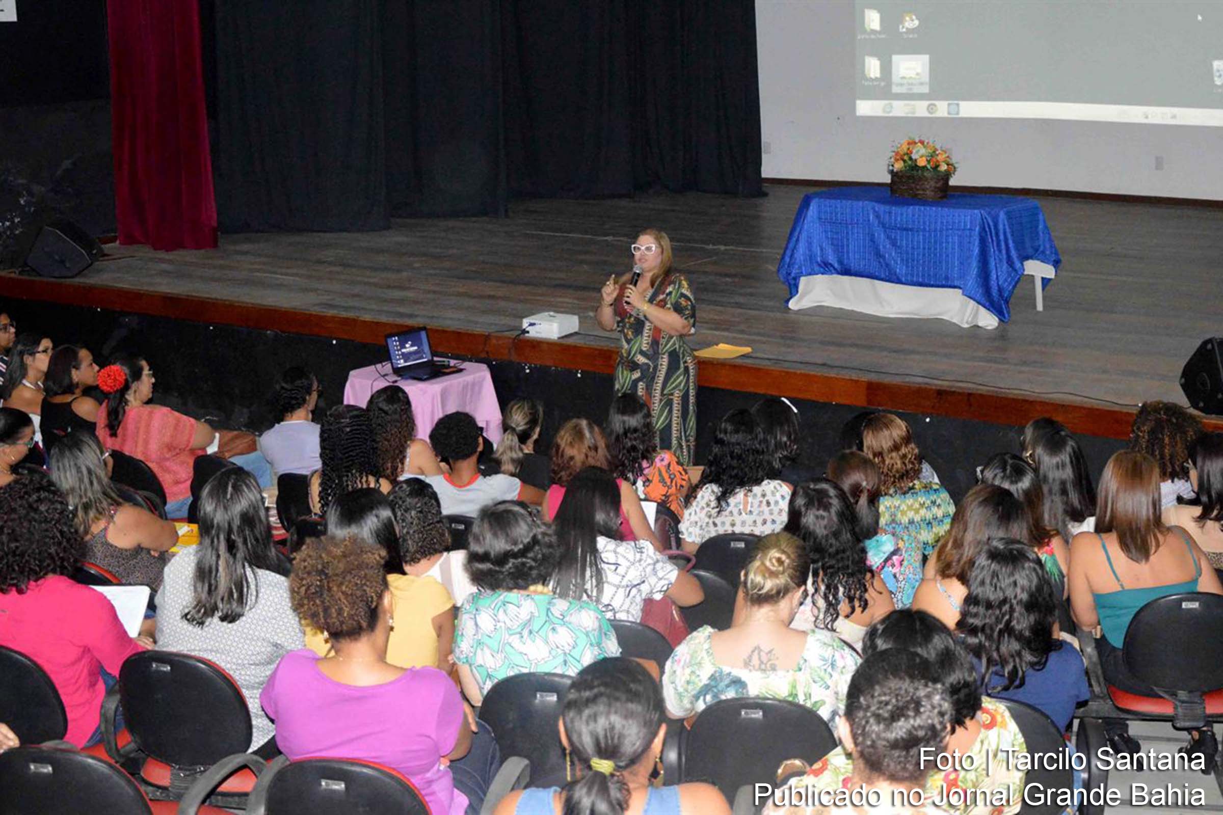 Planejamento do Departamento de Ensino da Secretaria Municipal de Educação foi apresentado em encontro realizado no Teatro Municipal Margarida Ribeiro.