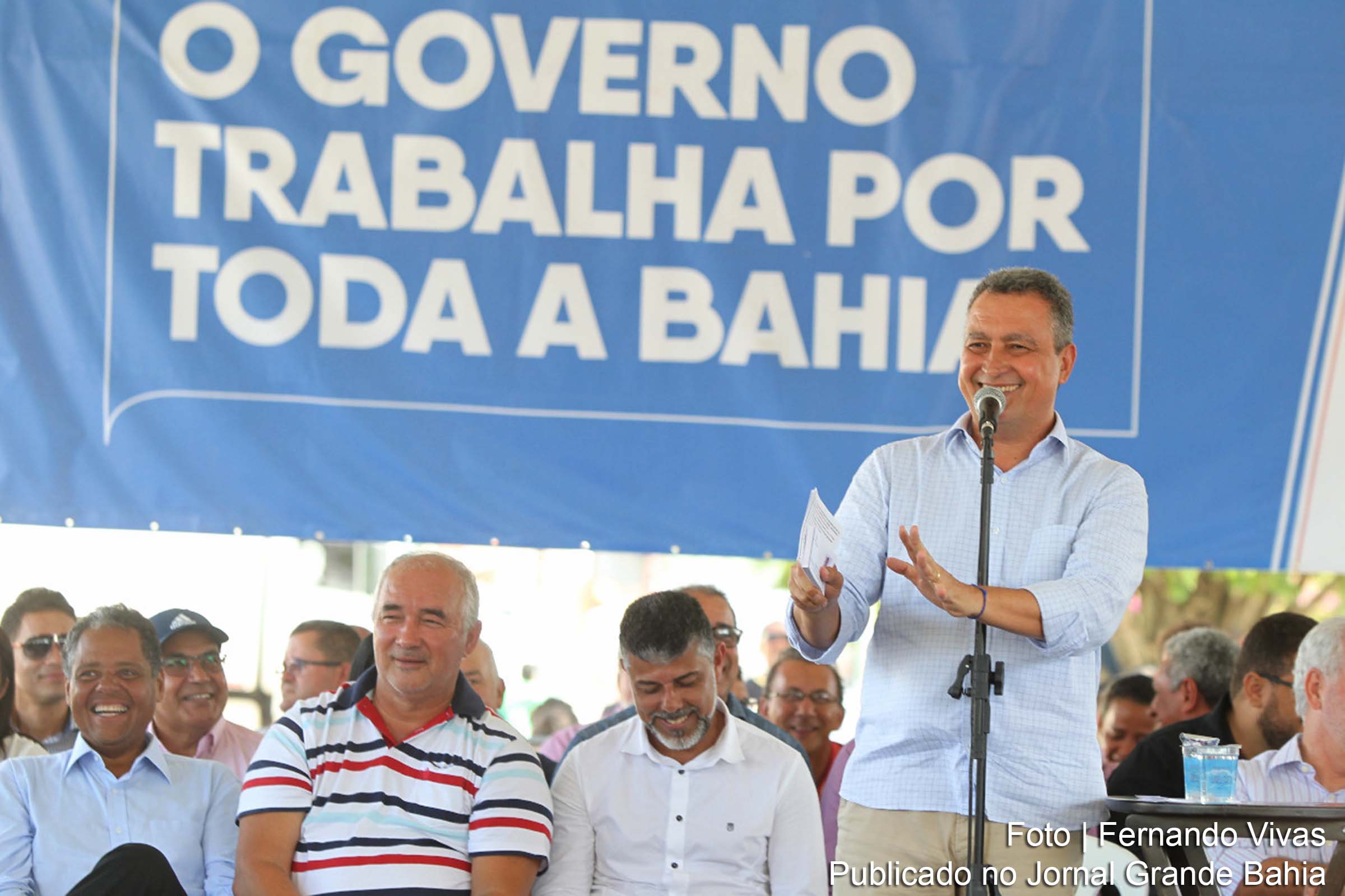 Governador Rui Costa entrega a restauração e pavimentação da rodovia BA-270, a nova Estação de Tratamento de Água e melhorias no sistema existente da sede, assina ordem de serviço para início das obras de ampliação da rede de distribuição e execução de ligações domiciliares no Sistema de Abastecimento de Água da Sede e visita o Colégio Estadual Altair Almeida Meira, no município de Maiquinique.