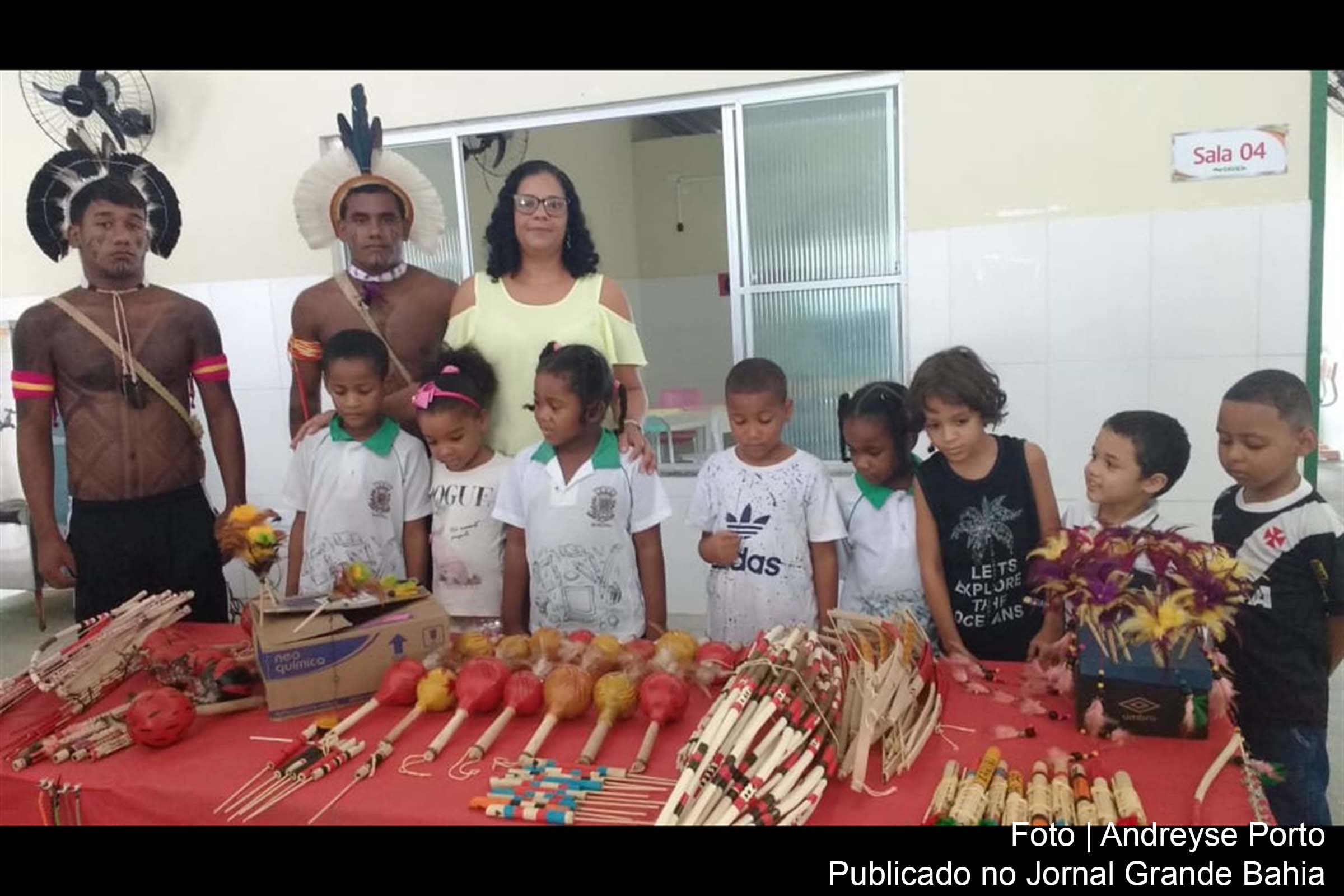 Índios Kariri-Xokó apresentam cultura indígena e compartilha conhecimentos com estudantes e professores nas escolas da Rede Municipal de Feira de Santana.