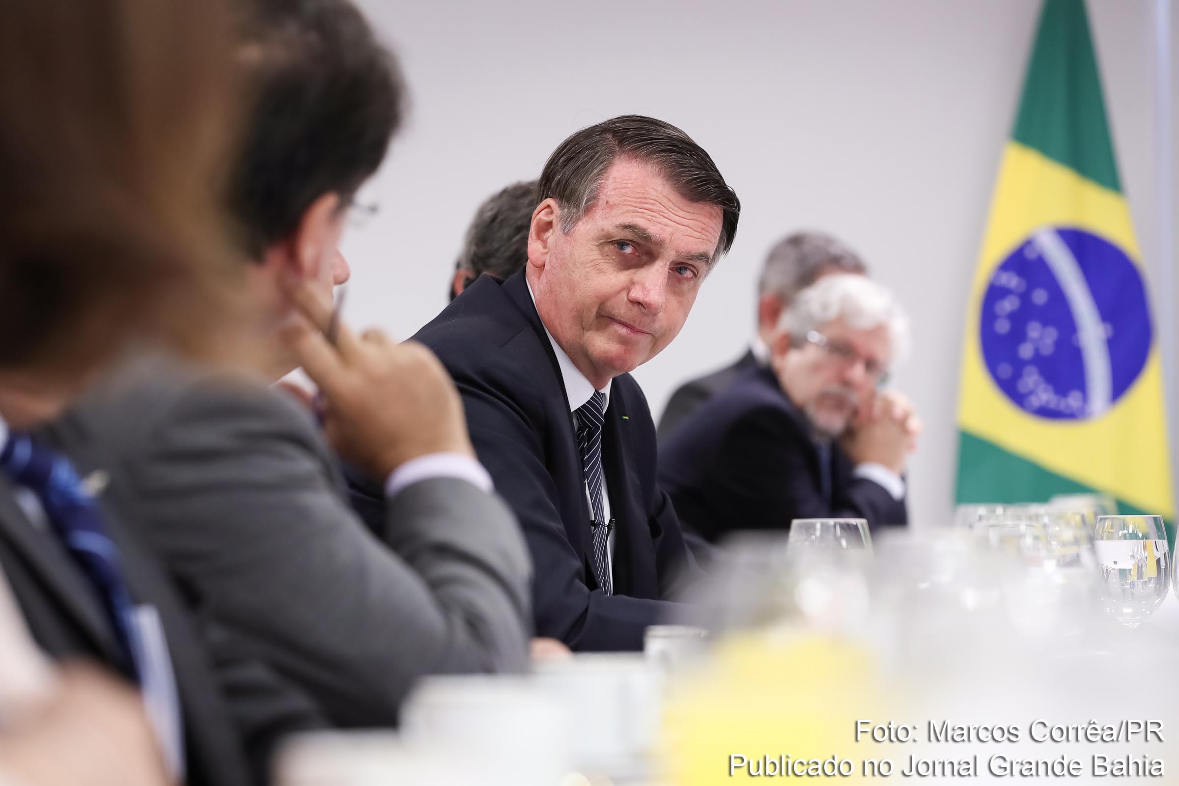 Jair Bolsonaro, presidente da República, mentiu para o povo brasilerio ao dizer que a Reforma da Previdência geraria economia de apenas R$ 1 Bilhão.
