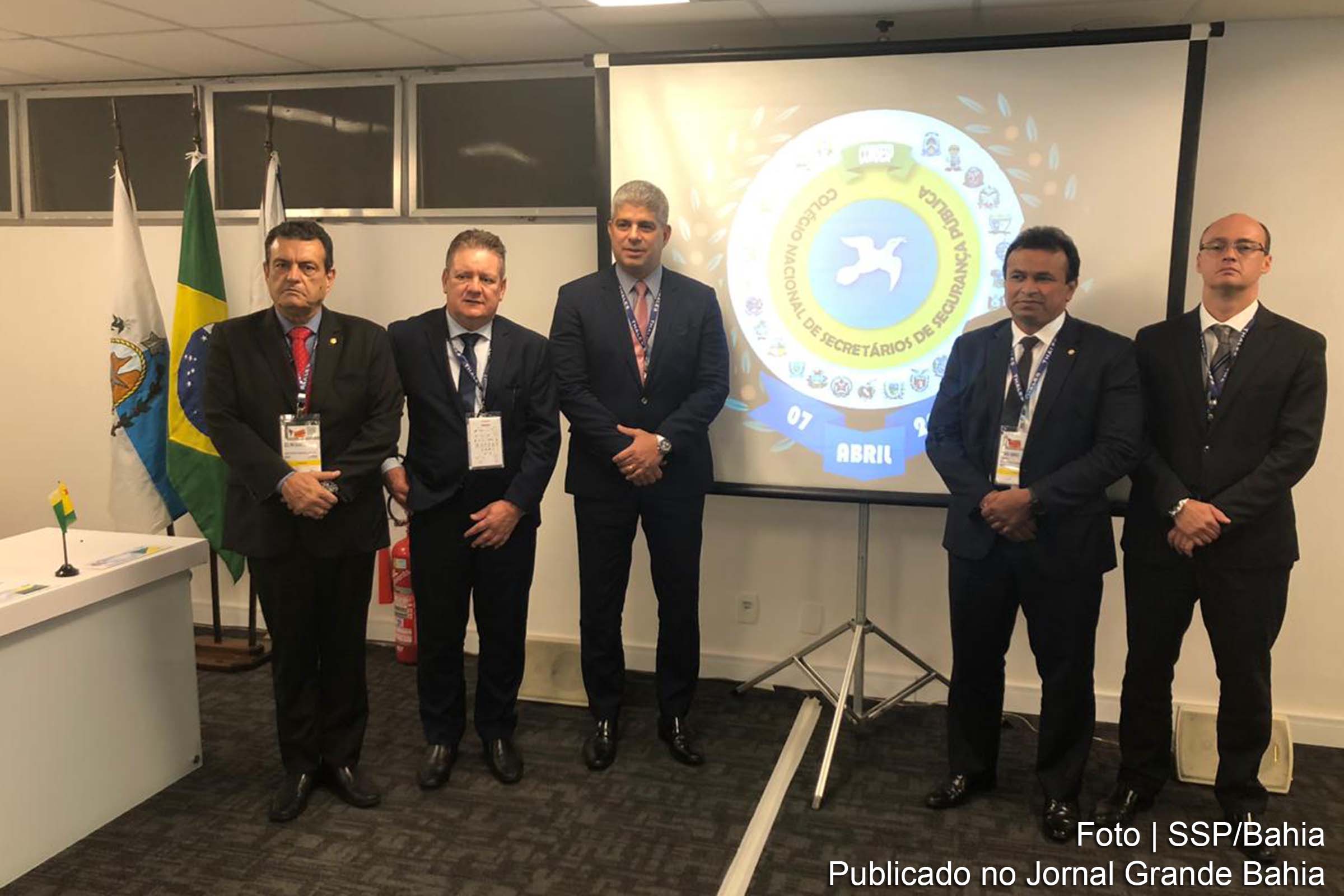 Secretário estadual Maurício Barbosa e membros do Colégio Nacional de Secretários de Segurança Pública (CONSESP).