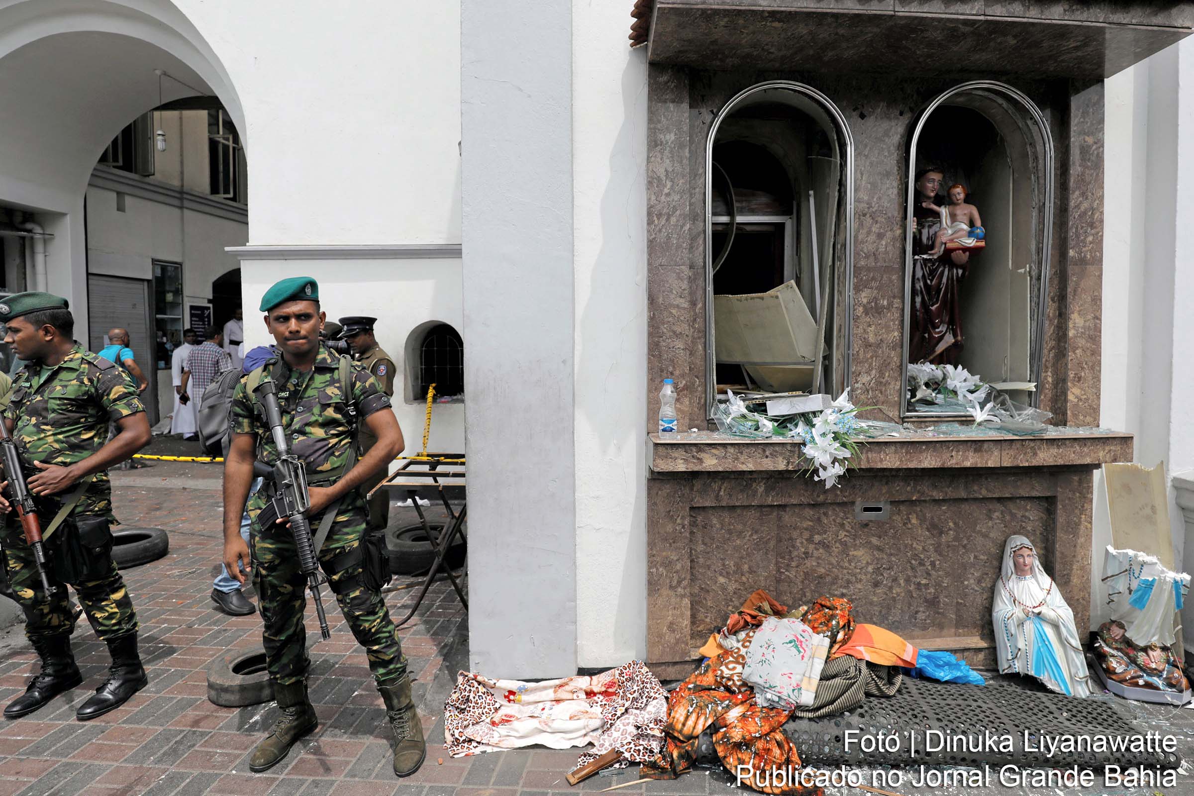 Cerca de 500 pessoas ficaram feridas e 290 foram mortas em decorrência de ataques coordenados a igrejas no Sri Lanka, no Domingo de Páscoa (21/04/2019).