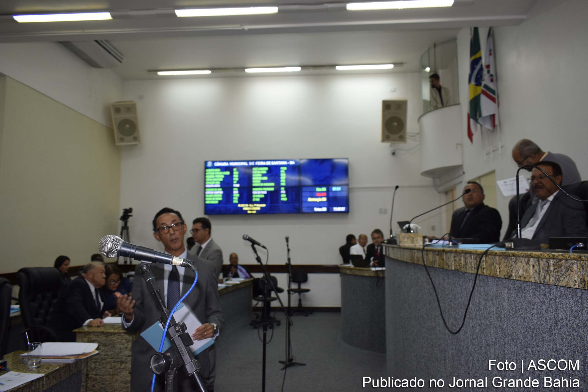 Projeto de Lei de nº 033/2019, de autoria do vereador João dos Santos que dispõe sobre a divulgação de dados dos Conselhos Municipais no site da Prefeitura Municipal de Feira de Santana.
