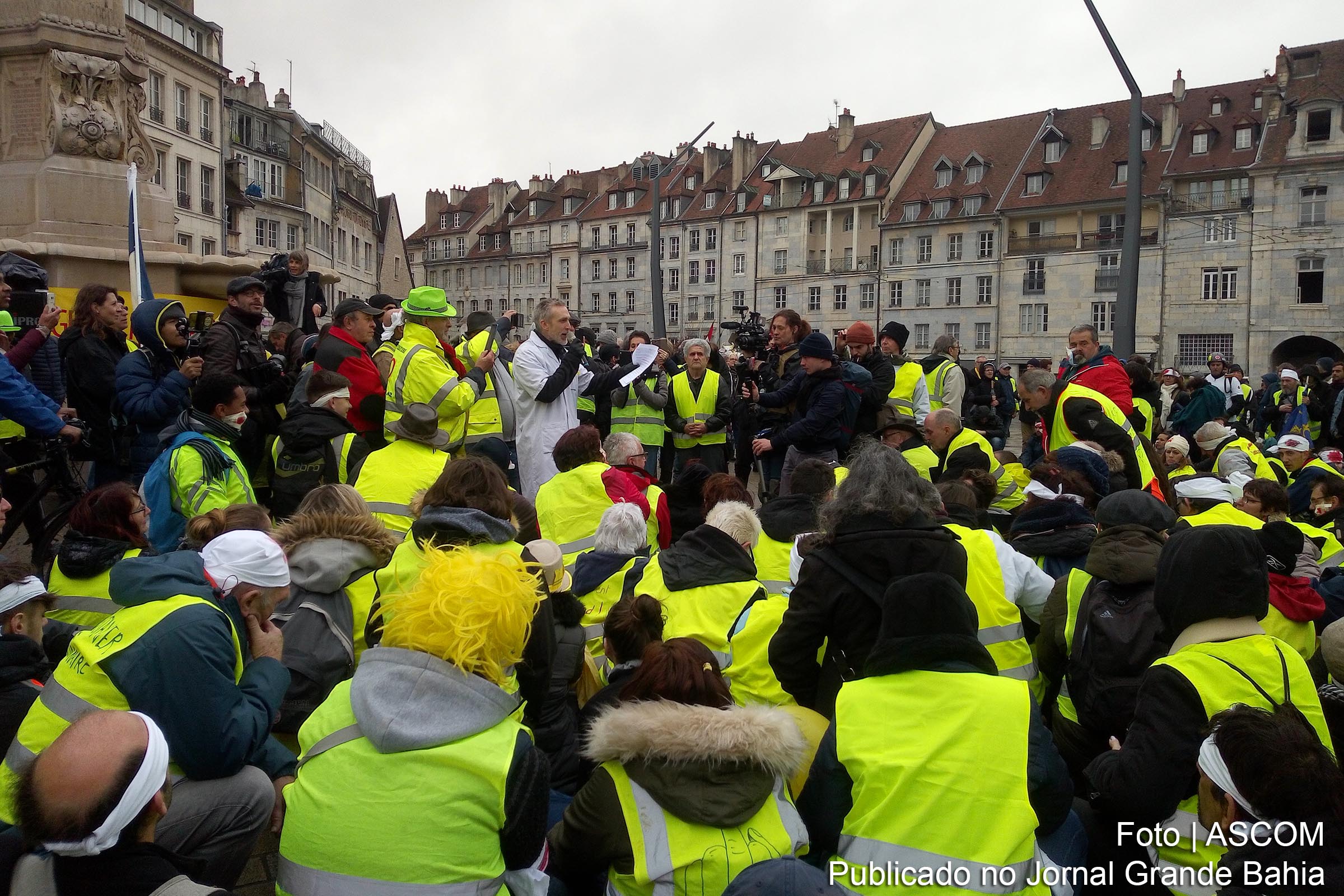 Protesto dos ‘Coletes Amarelos’ em Paris, neste sábado (13/04/2019).
