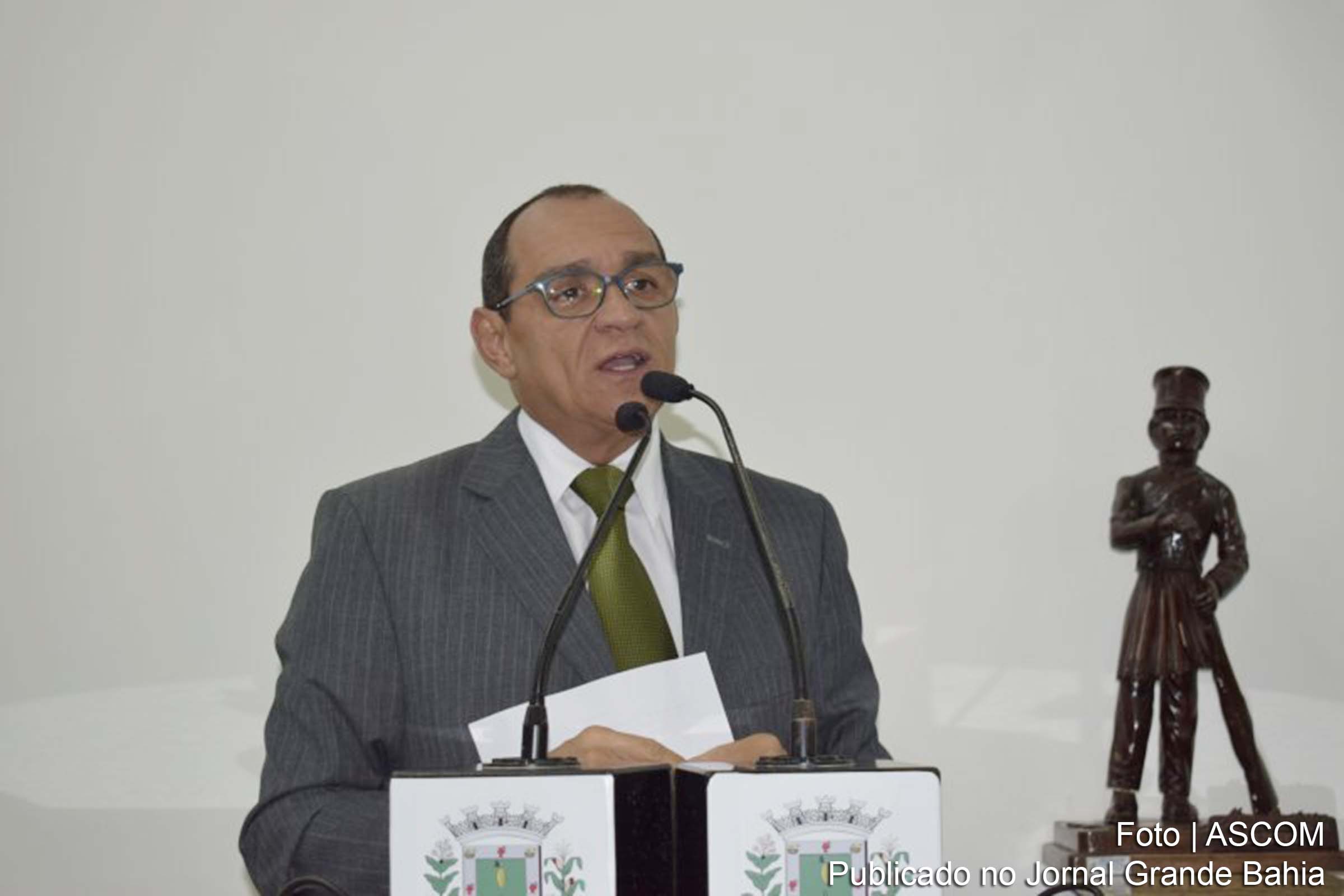 Roberto Tourinho: prefeitura irá desapropriar o Feira Tênis Clube para transformar em um Centro Educacional Complementar. Já assisti essa novela, mas os atores do enredo eram outros.