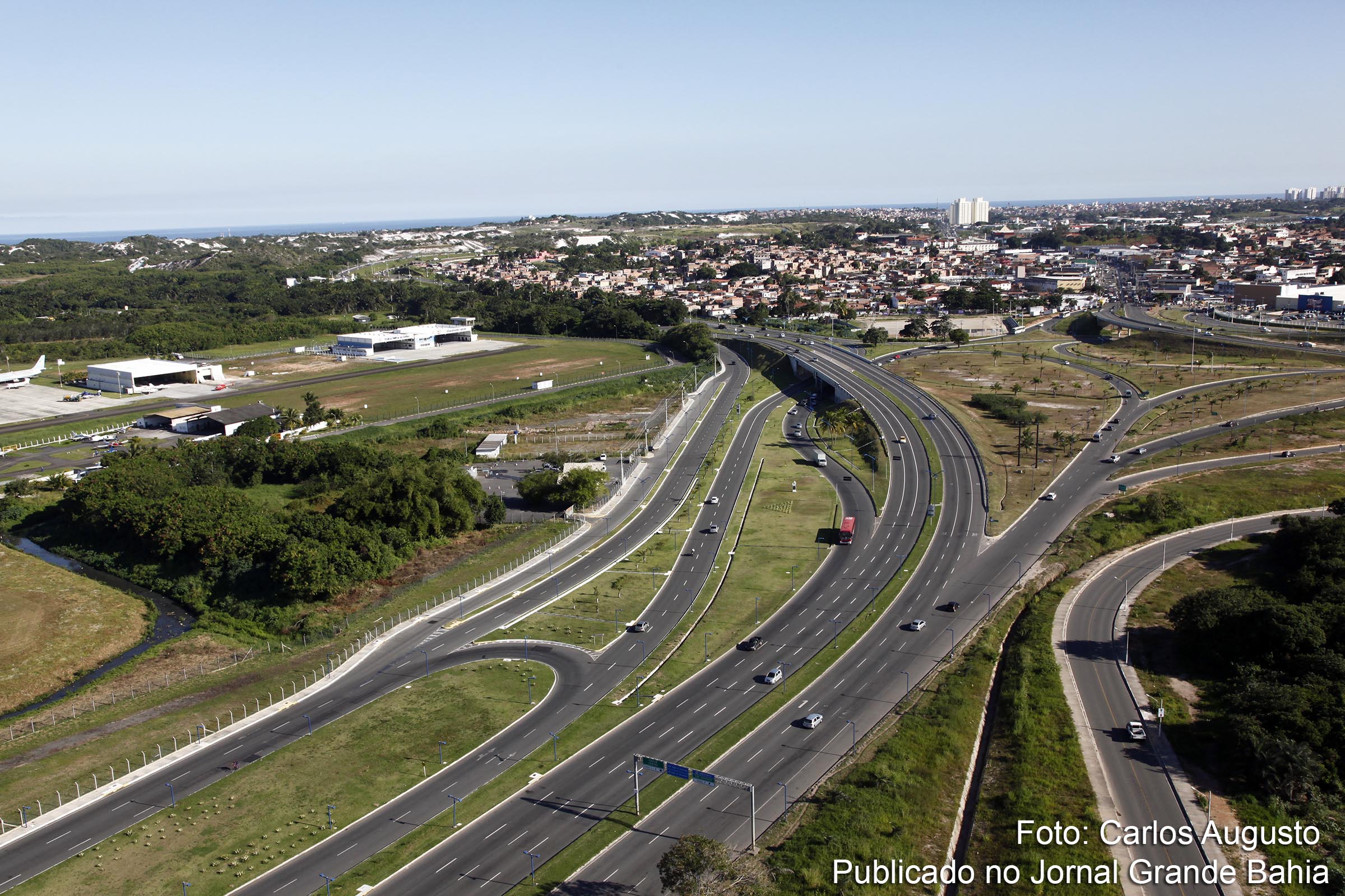Vista aérea do Complexo Viário 2 de Julho. Sistema viário conecta municípios da Região Metropolitana de Salvador (RMS).