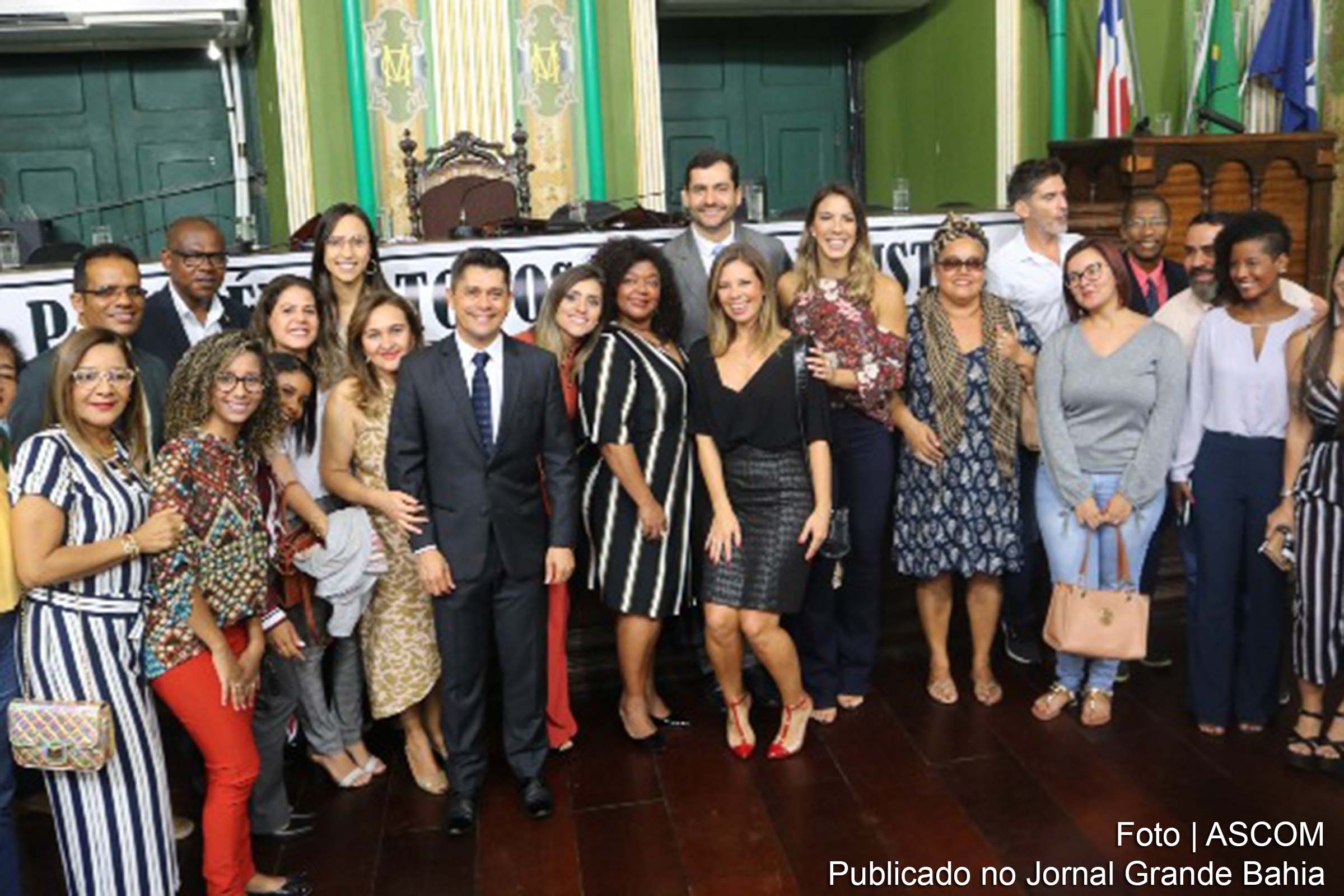 A iniciativa de homenagear jornalistas foi do vereador Luiz Carlos (PRB), que atualmente ocupa também o cargo de secretário de Comunicação da Casa.