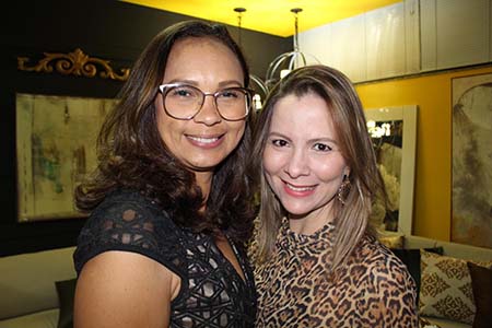 A médica ginecologista Ana Cristina Batalha esteve em Feira de Santana, para um encontro onde a convite da sua colega Fabiane Araújo, ministrou uma palestra.