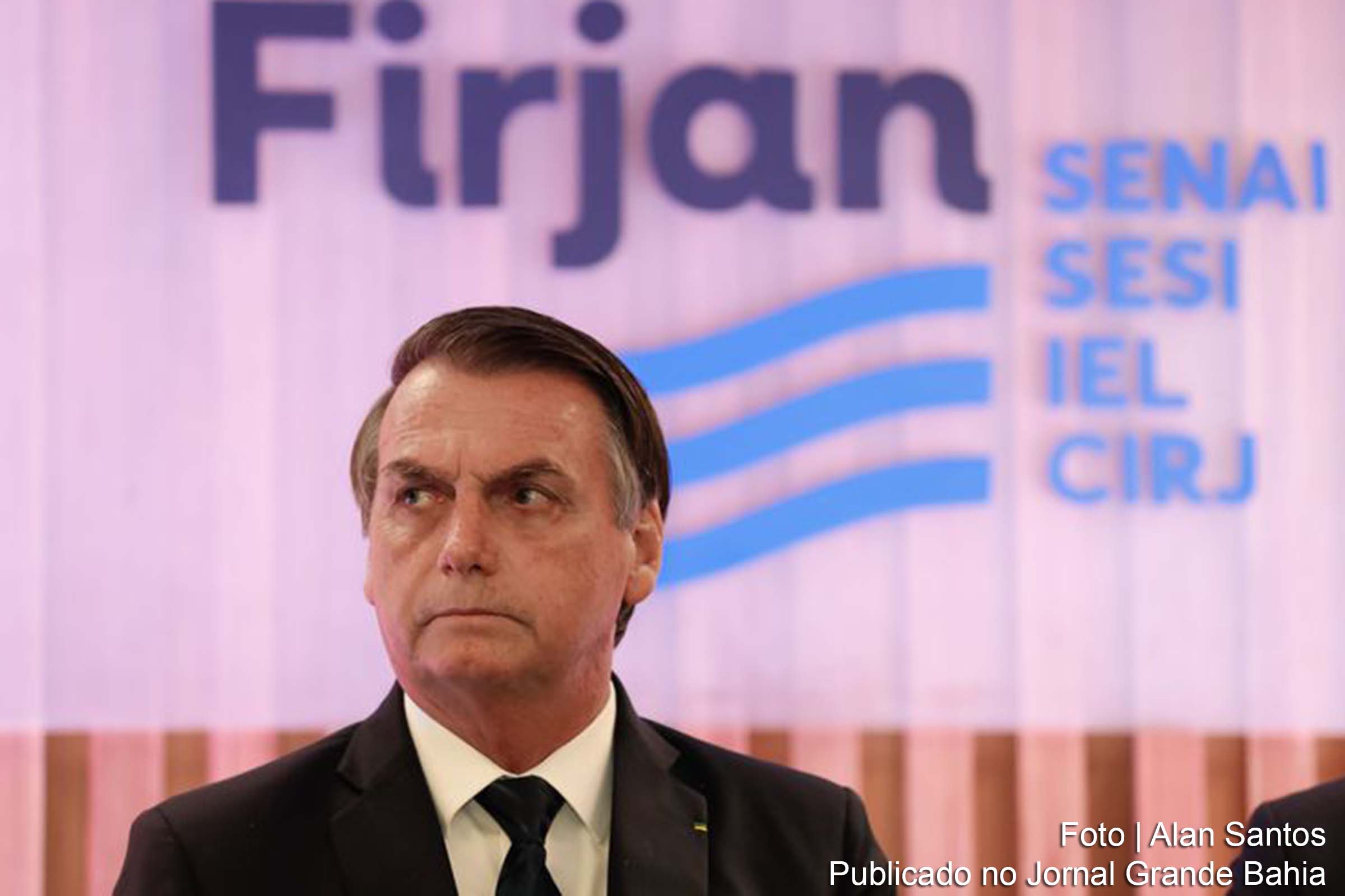 Presidente Jair Bolsonaro apresenta dificuldade em governar.