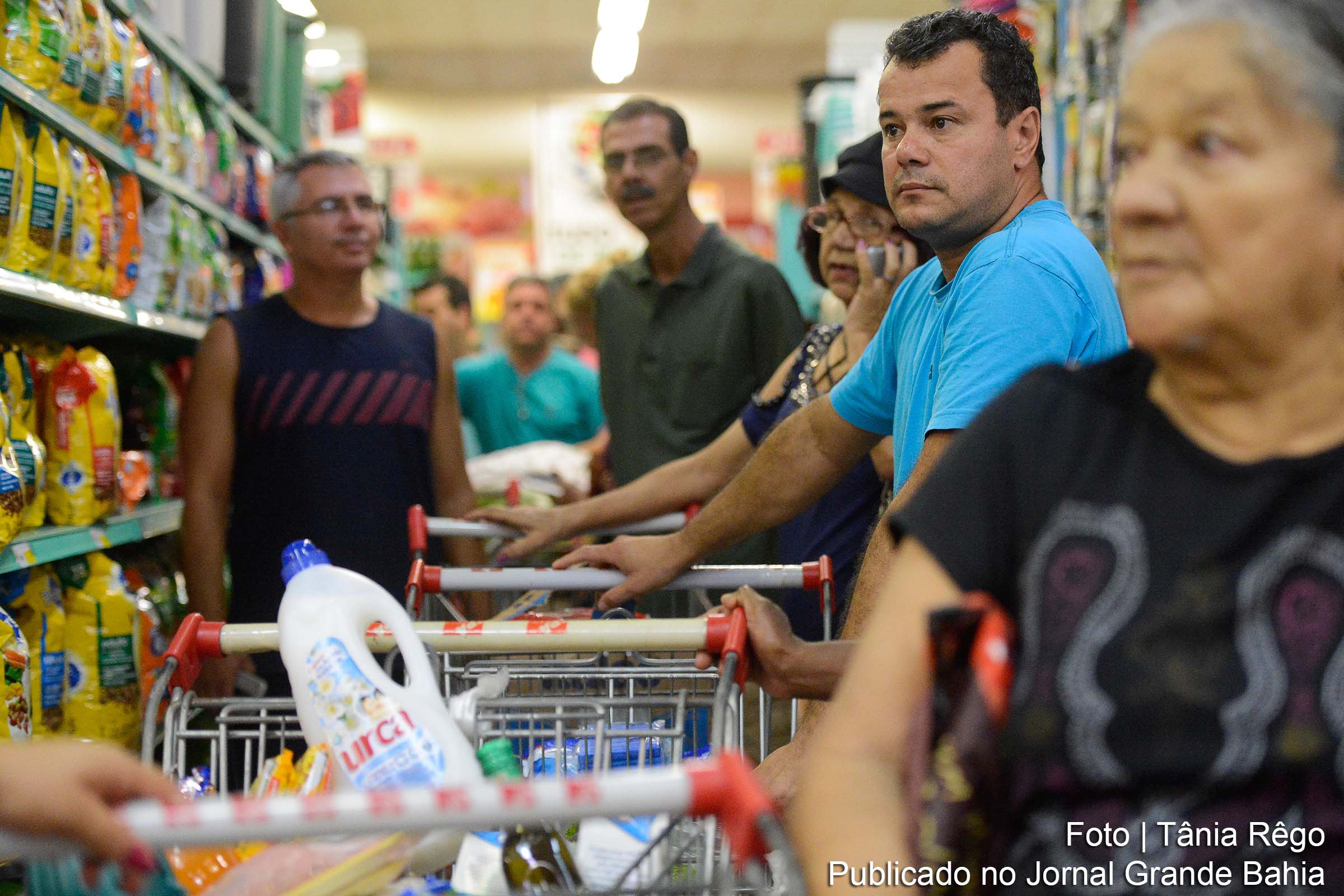 Cesta básica em 18 capitais teve alta em abril, aponta Dieese.
