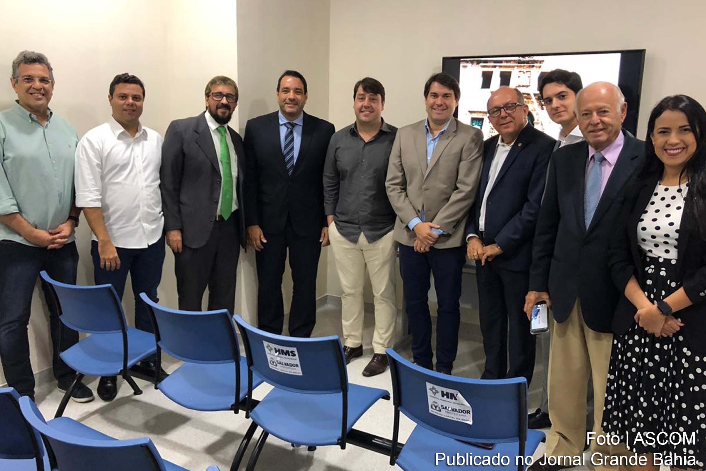 Deputados estaduais visitam instalações do Hospital Municipal de Salvador.