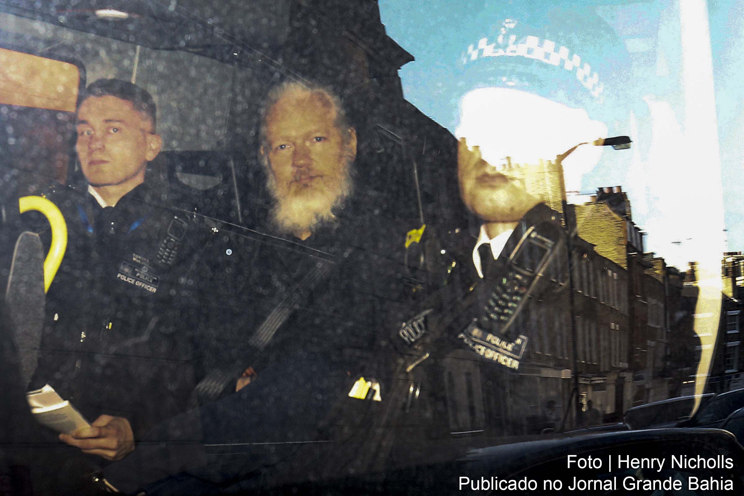 EUA apresentam 17 novas acusações contra Julian Assange; Governo Trump promove cerco contra a Liberdade de Imprensa