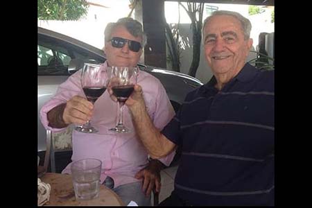 A sociedade de Feira de Santana está enlutada, pois faleceu Emilson Falcão.