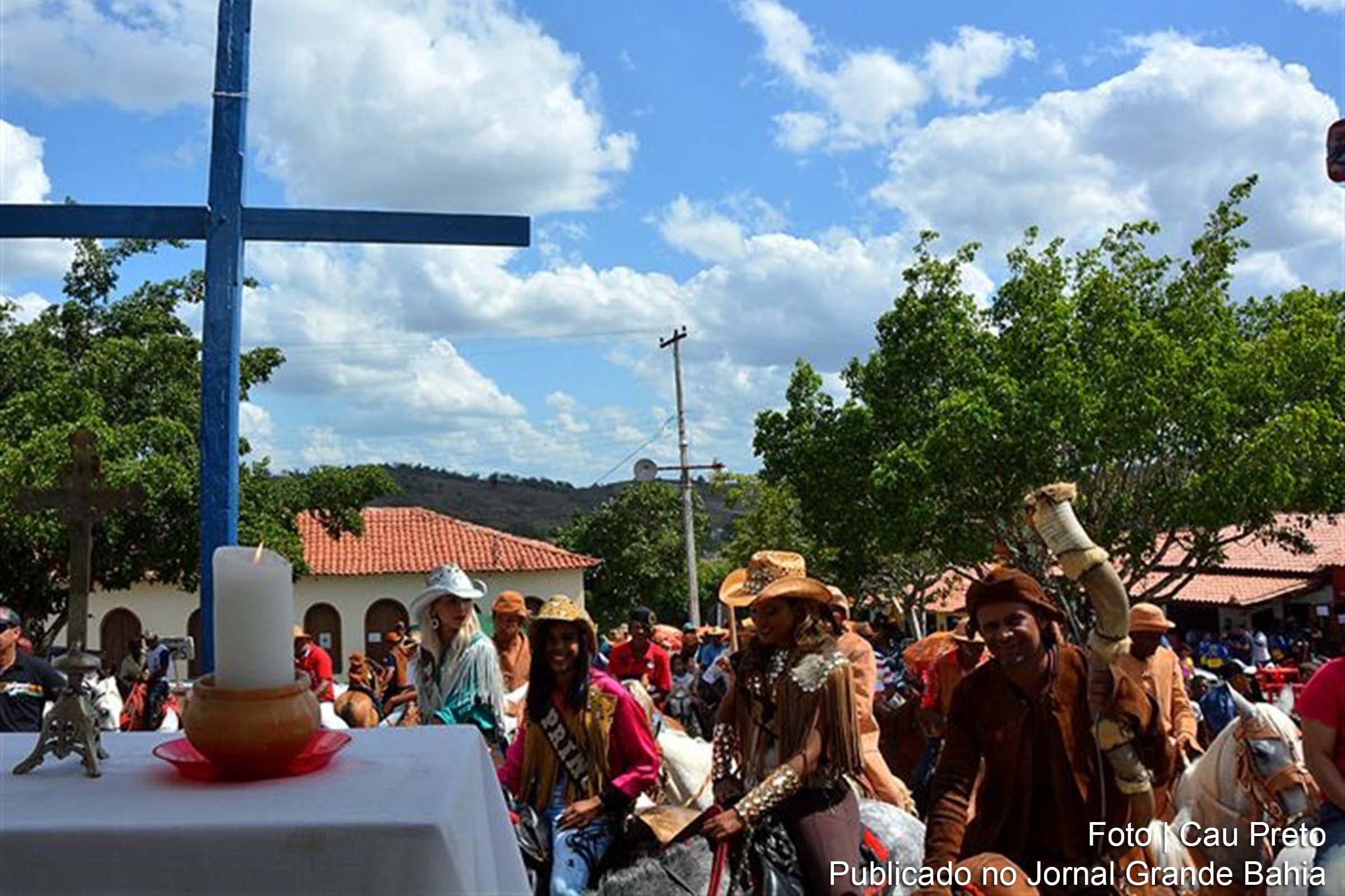 Centenas de cavaleiros e vaqueiros participam do evento, que é realizado pela Prefeitura de Feira de Santana, por meio da Secretaria de Cultura, Esporte e Lazer.