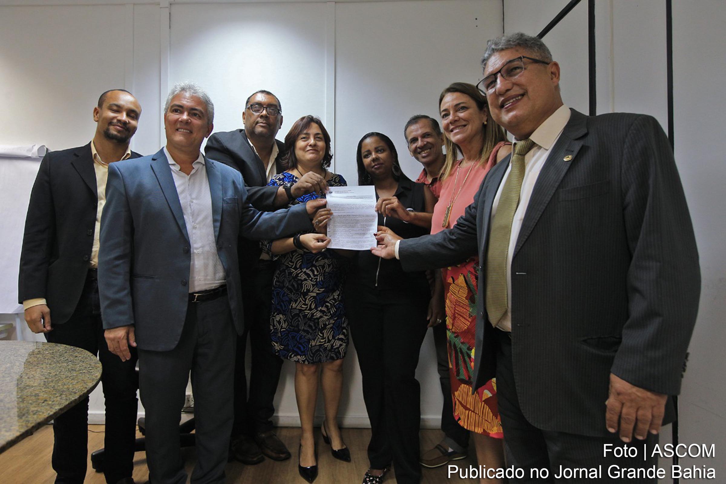 Técnicos da UEFS e UESB assinam acordo trabalhista com Governo do Estado