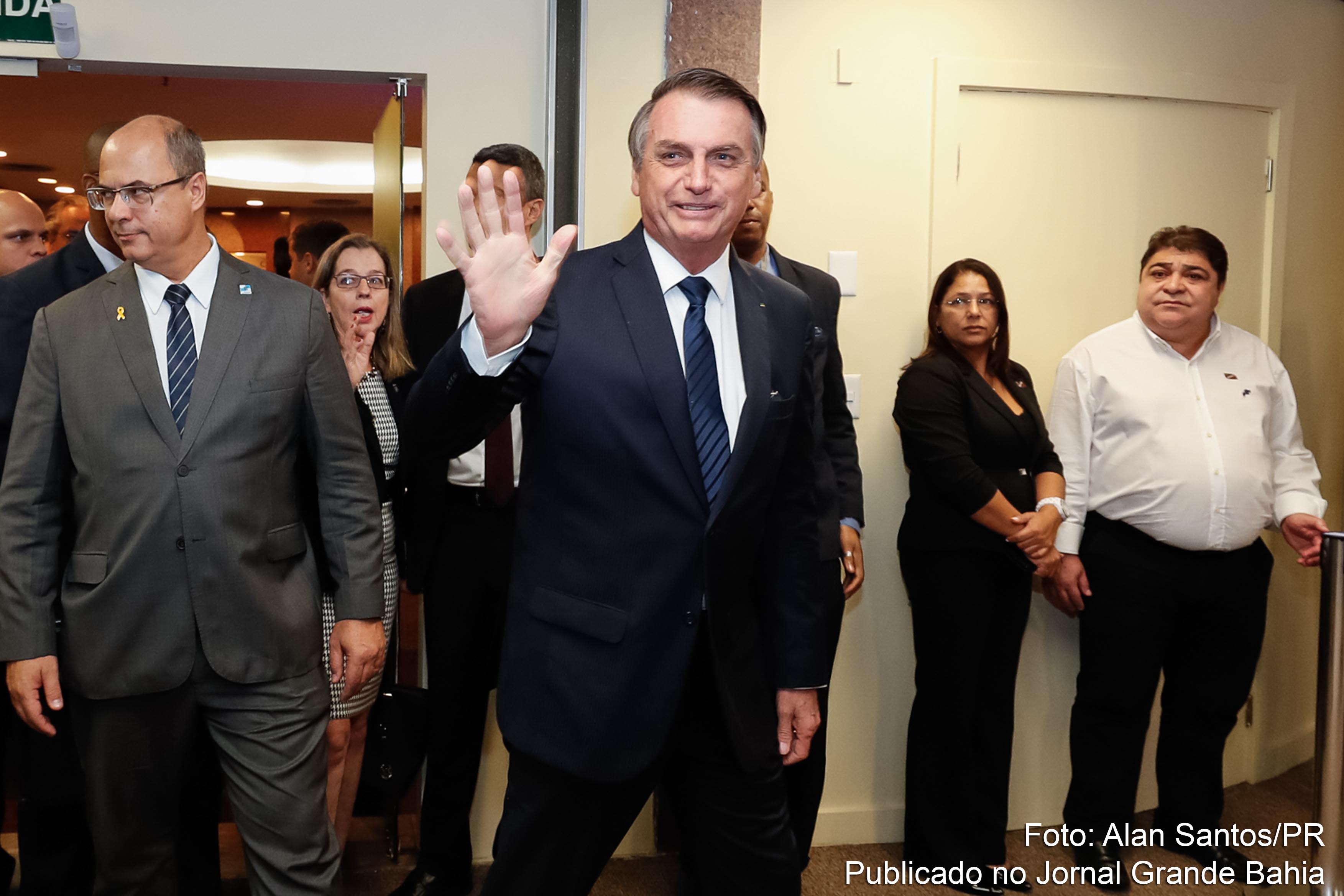 Dificuldade com reformas pode levar Brasil a crescer menos da metade da média mundial, diz OCDE; Governo Bolsonaro falha em promover crescimento econômico e provoca recessão