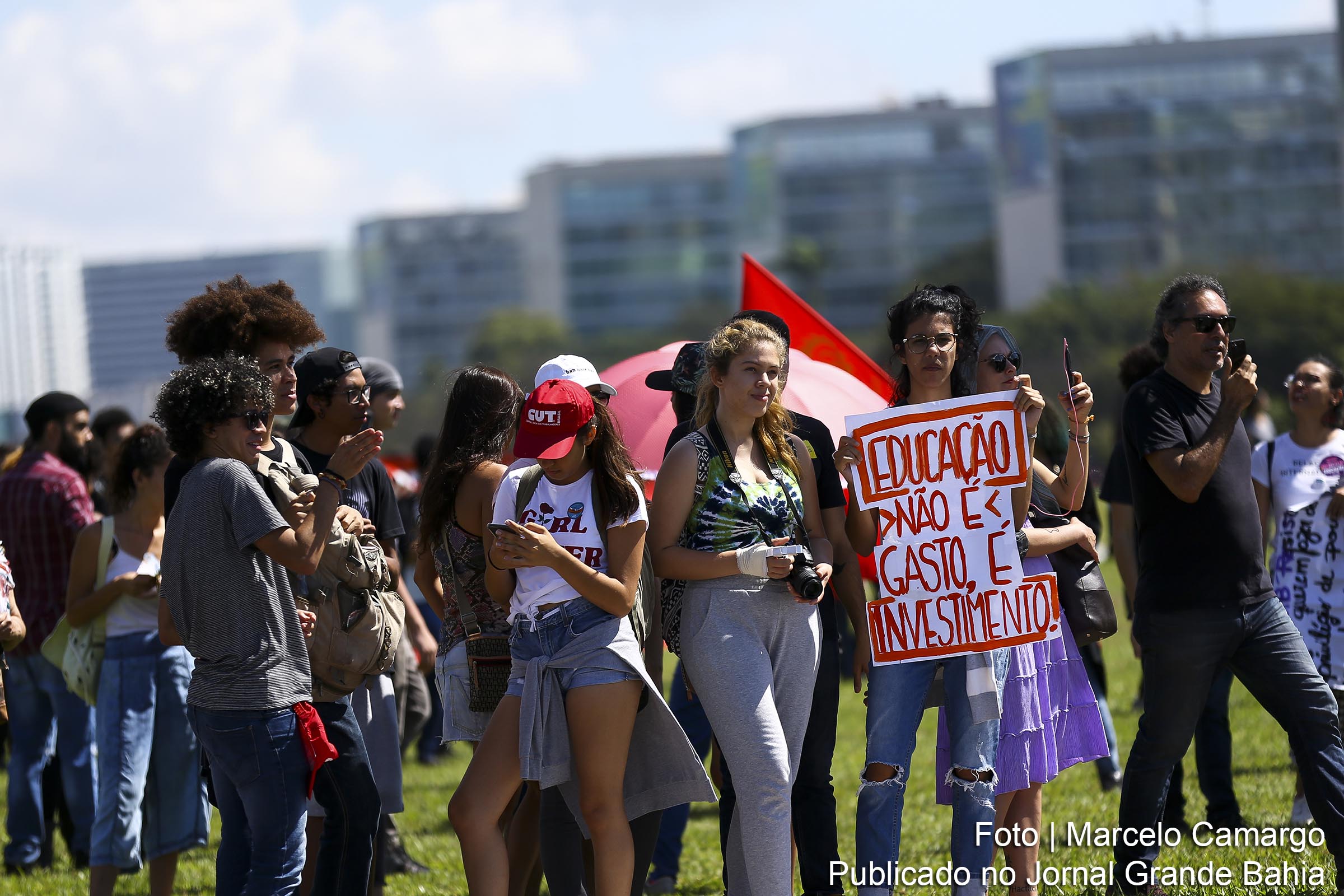 Manifestação em Brasília cobra investimento em educação e critica Governo Bolsonaro, nesta quarta-feira (15/05/2019).