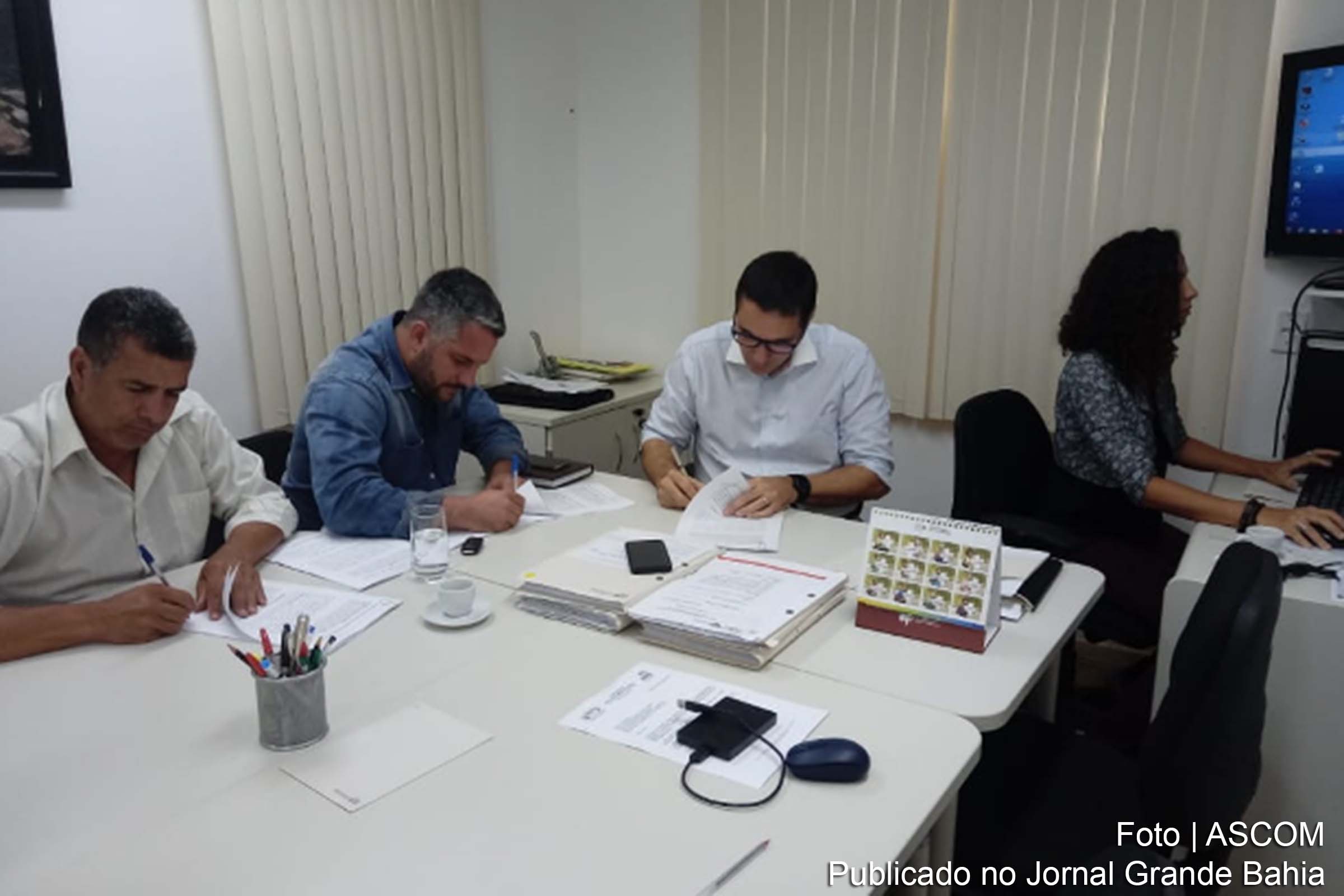 O acordo foi assinado pelo promotor Augusto Carvalho, pelo prefeito Ricardo Guimarães e pelo procurador geral do Município Tiago Rola.