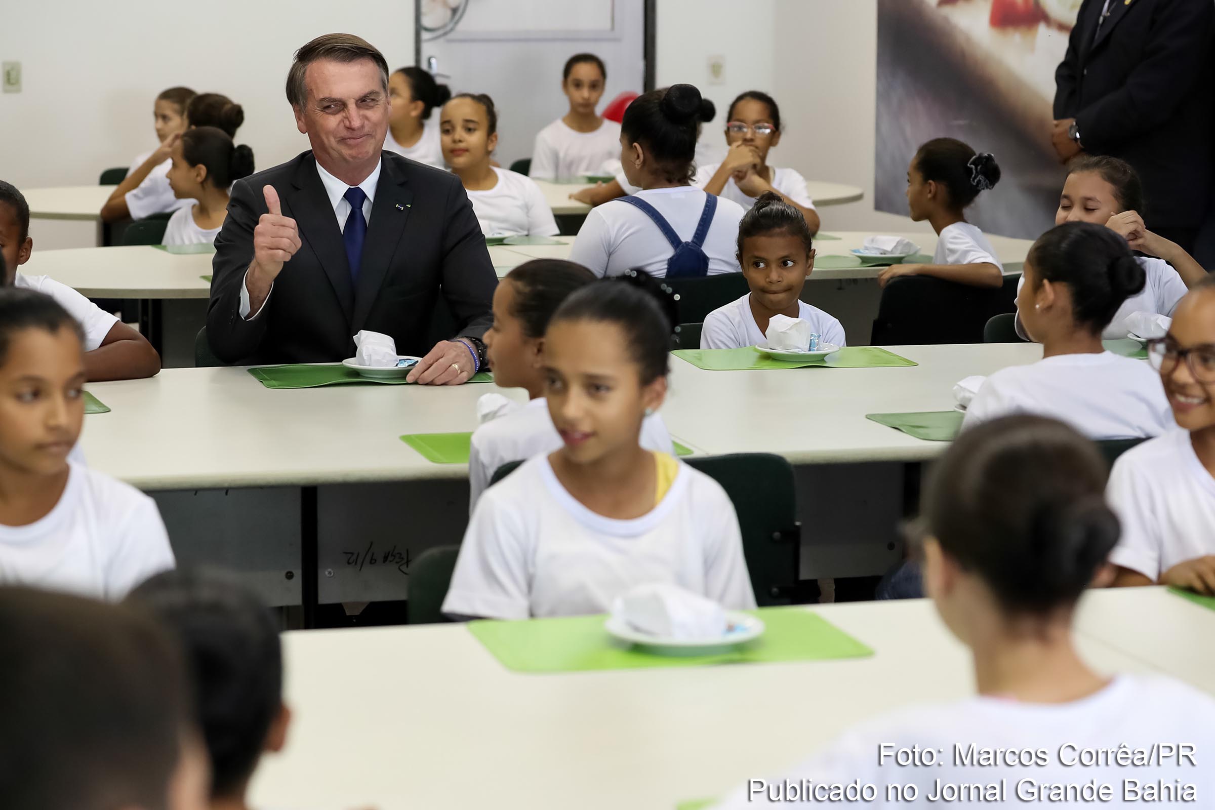 Universidades alertam para graves consequências de cortes no orçamento. Sem dinheiro para água, luz, manutenção e materiais, universidades e institutos federais podem ter funcionamento inviabilizado. Para evitar prejuízo a alunos, instituições pedem que MEC reverta bloqueio orçamentário.