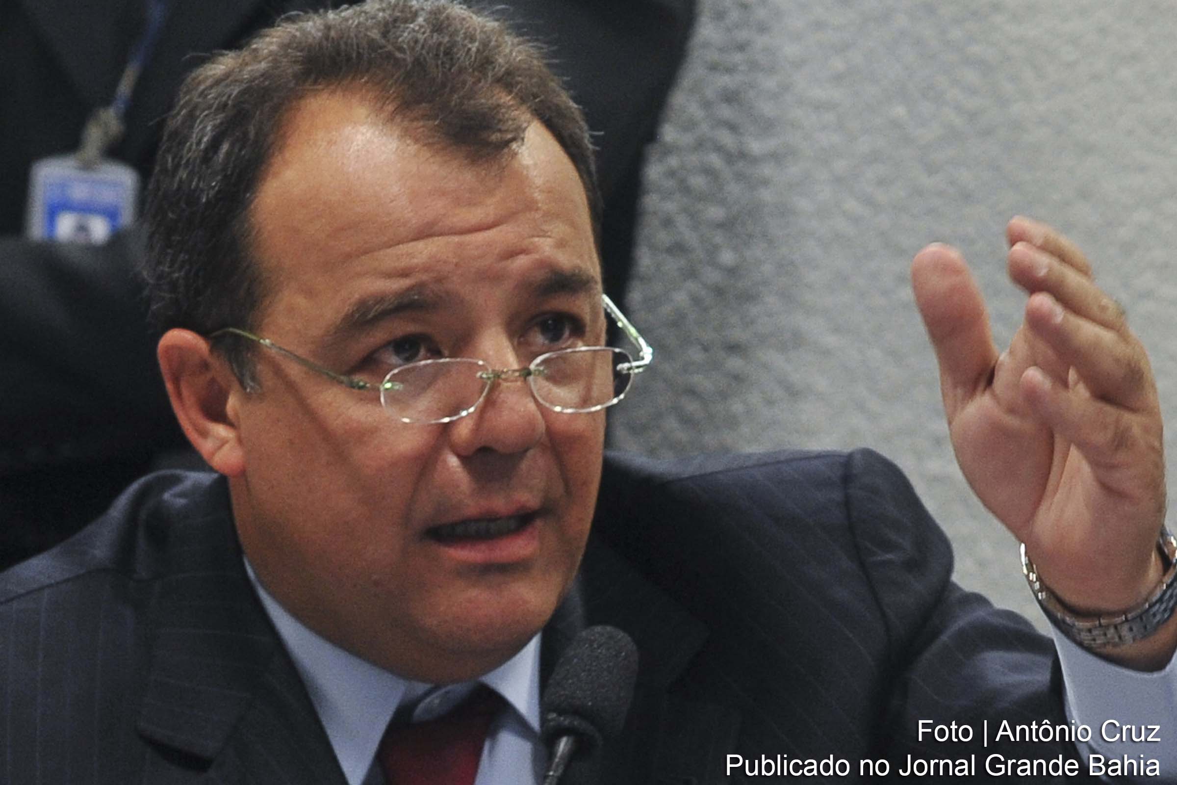 Sérgio Cabral diz que recebeu propina para criar serviço Poupa Tempo.