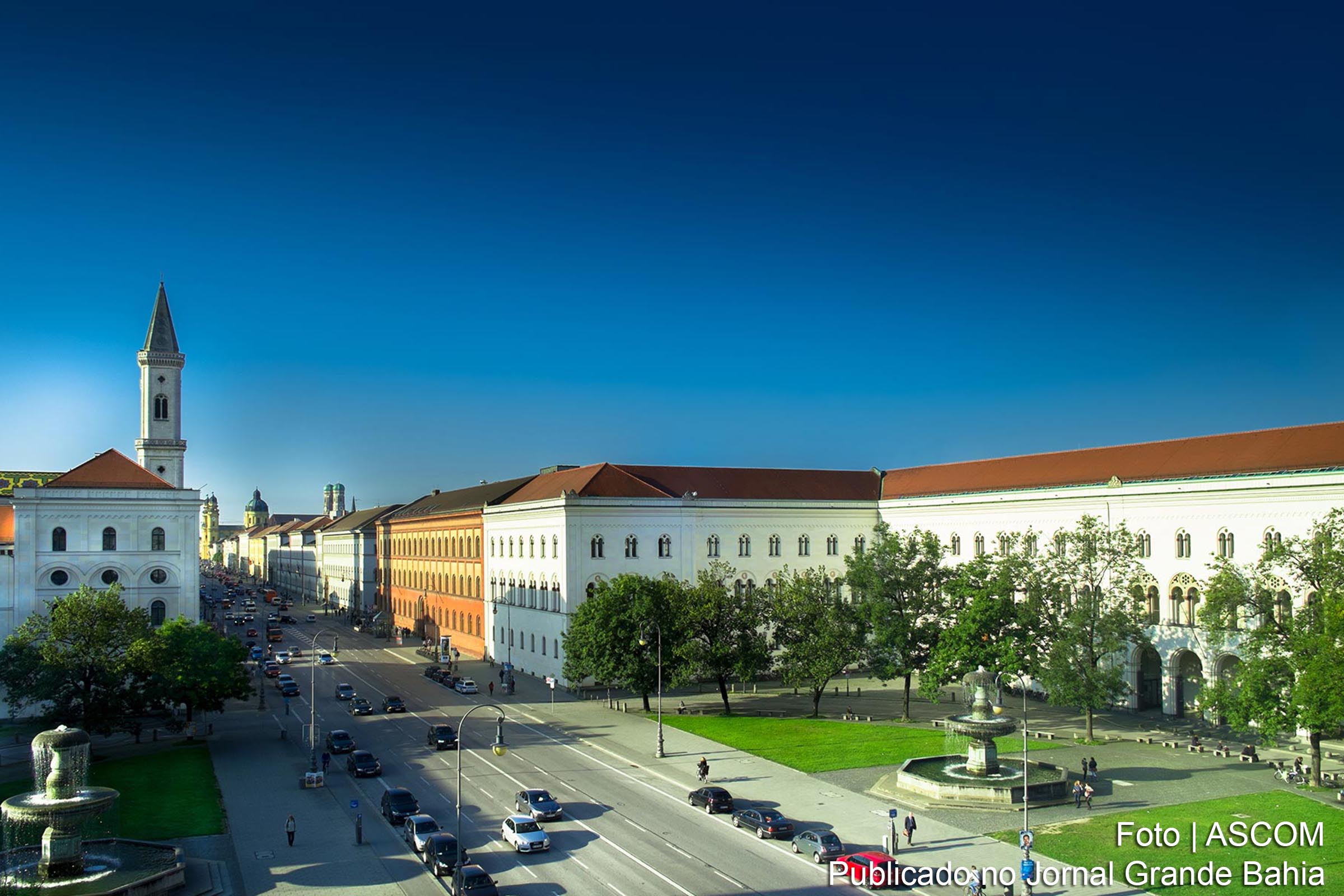 Vista panorâmica da Universidade Luís Maximiliano de Munique (LMU).