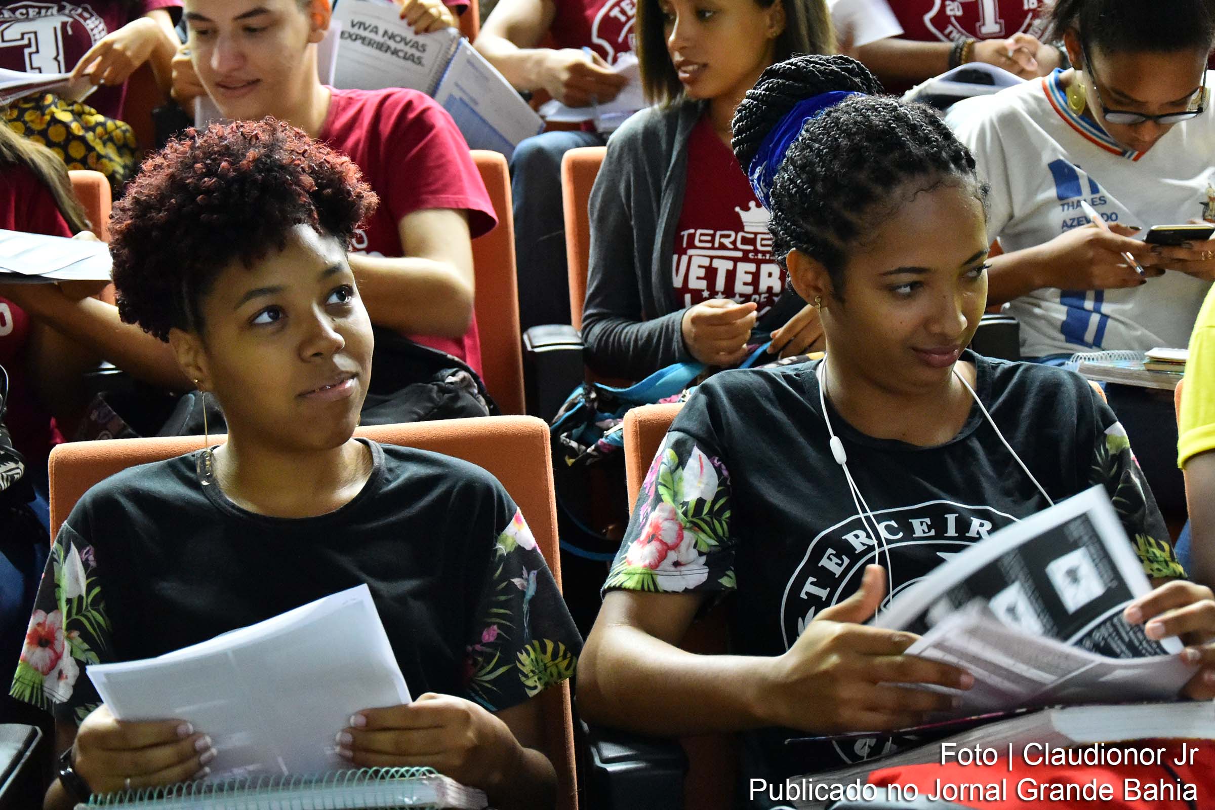 Estudantes da rede estadual participam de aulão do ENEM na SEC.