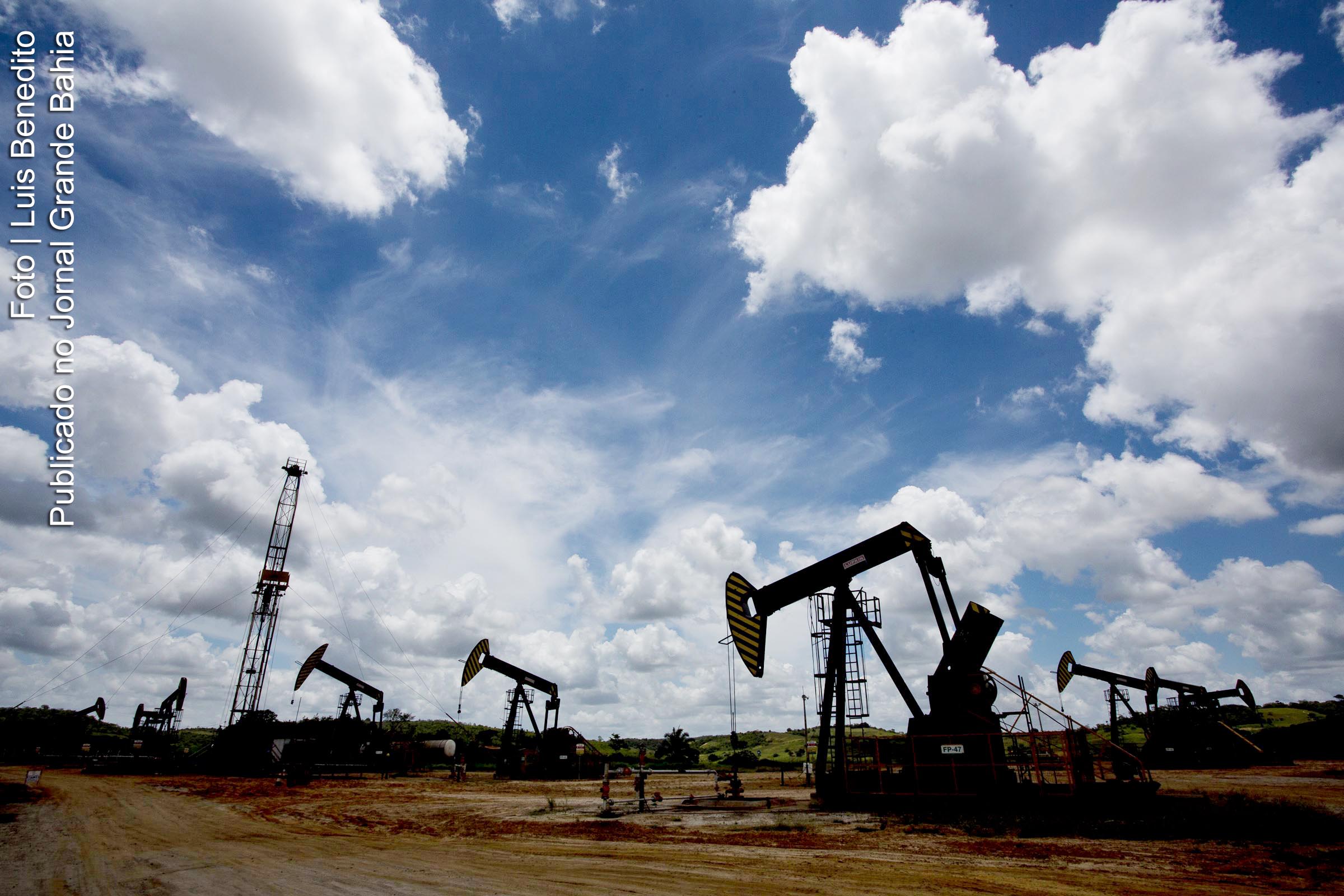 Campos terrestres de petróleo da Bahia são leiloados pela Petrobras.