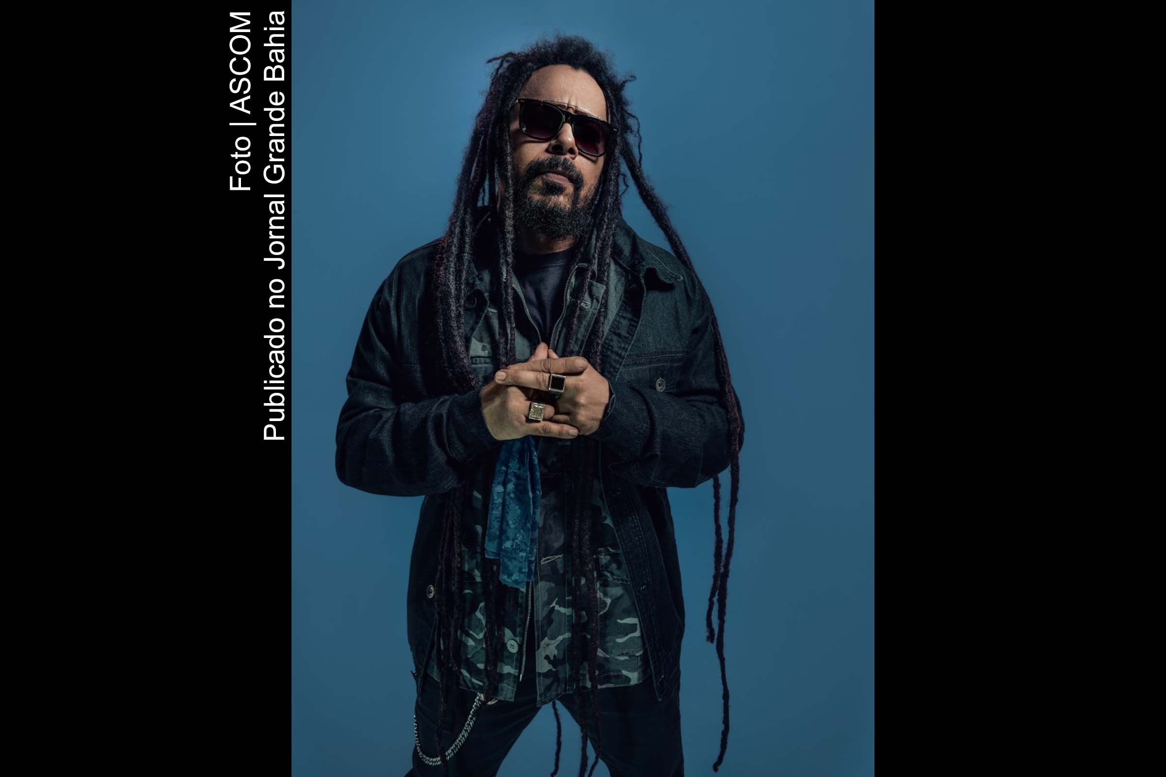 Marcelo Falcão apresenta canções do seu novo trabalho “Viver (Mais leve que o ar)”.