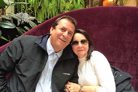 Ana Lucia ao lado de Evaldo Martins, socialmente.