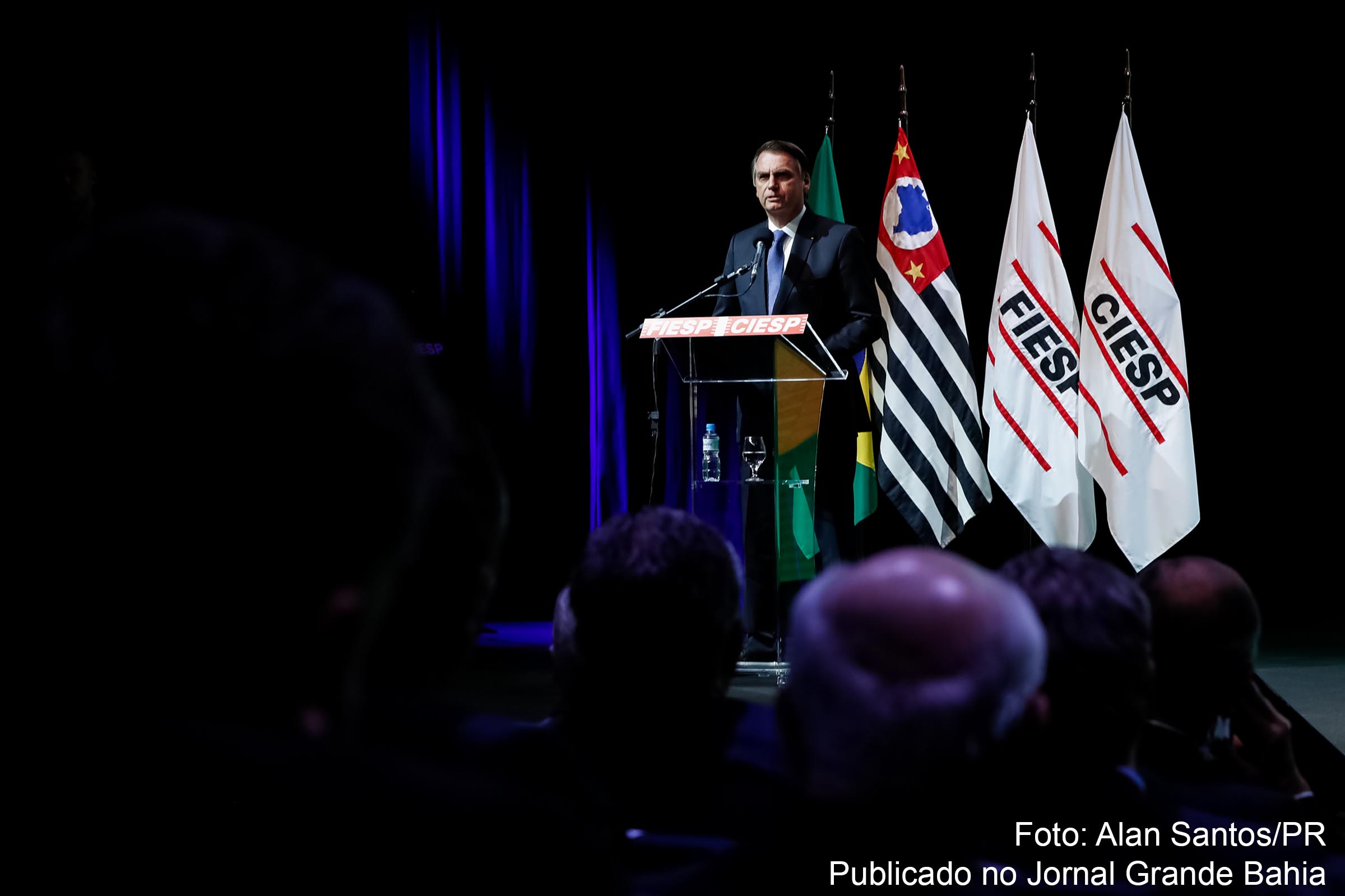 Presidente Jair Bolsonaro ainda não apresentou plano para o Brasil, dizem presidentes da Câmara dos Deputados e do Senado Federal