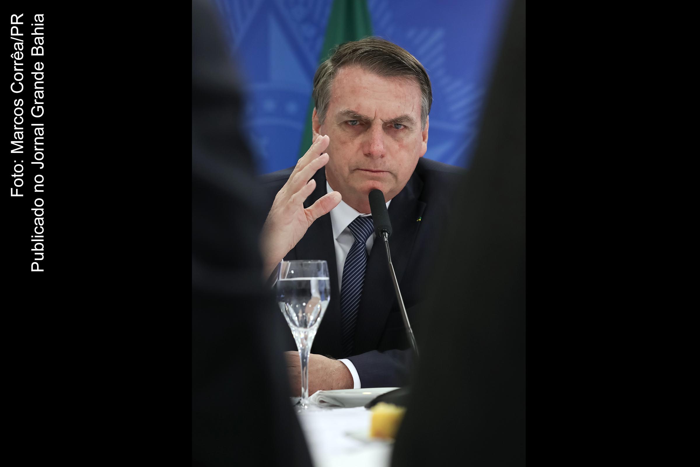 Jair Bolsonaro (PSL-RJ), presidente da República, diz que diz que general Juarez Aparecido age como sindicalista, nesta sexta-feira (14/06/2019).