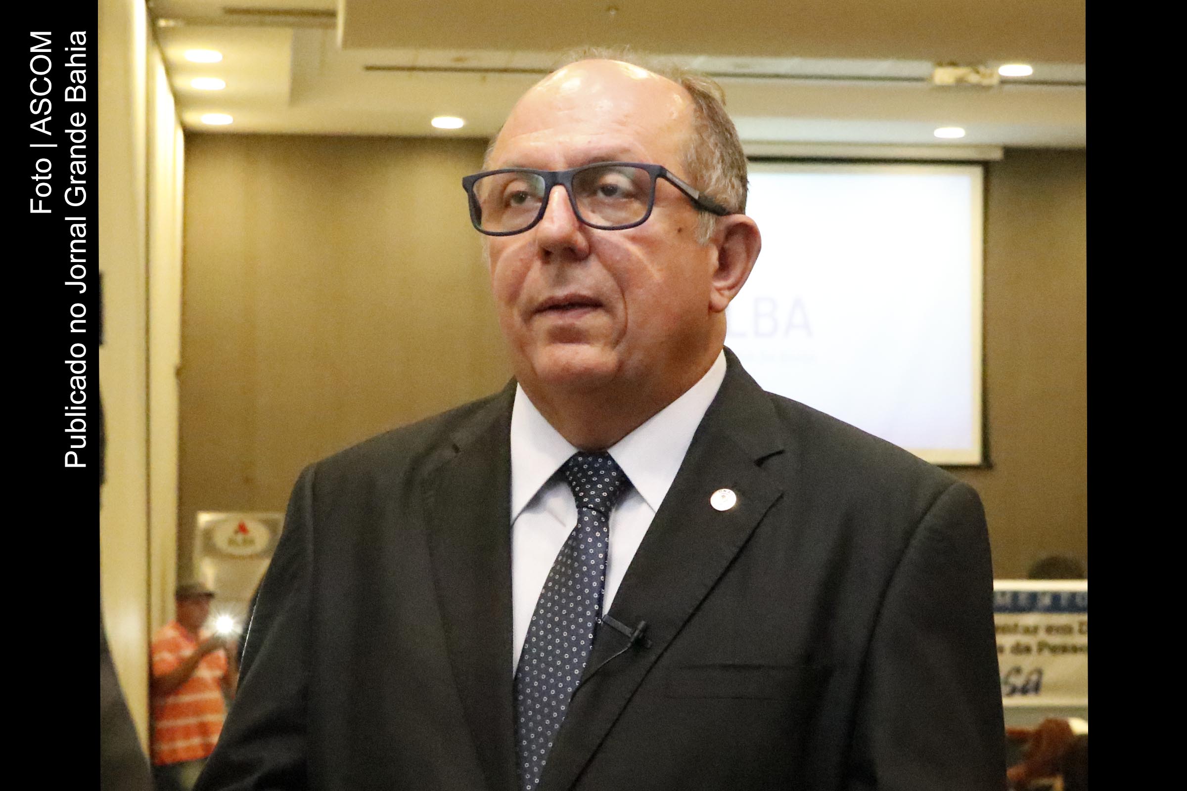 José de Arimateia (PRB-BA), deputado estadual, repudia atos de vandalismo contra dois templos da Igreja Universal em Salvador.