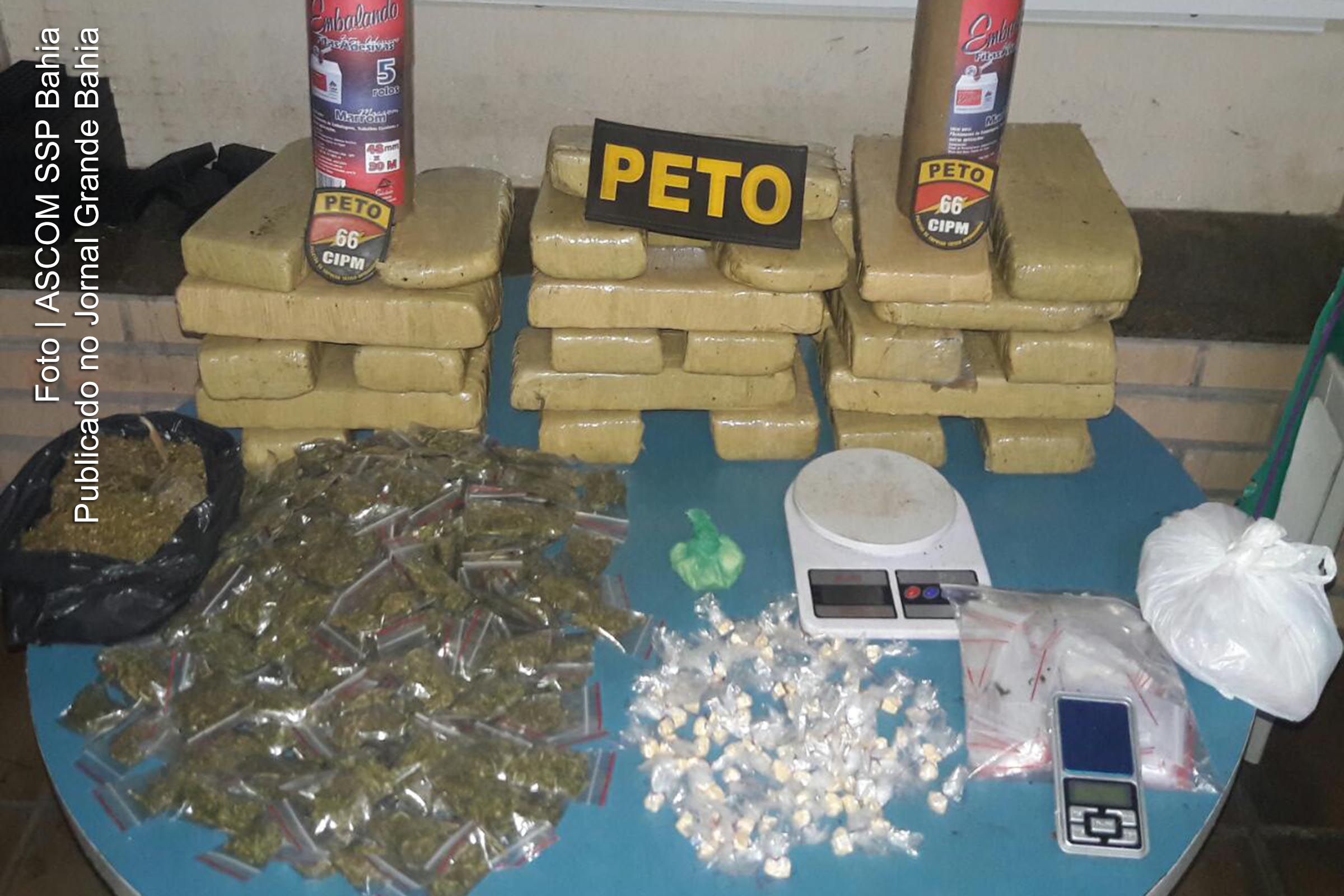 Maconha e cocaína são apreendidas pela polícia em Feira de Santana.