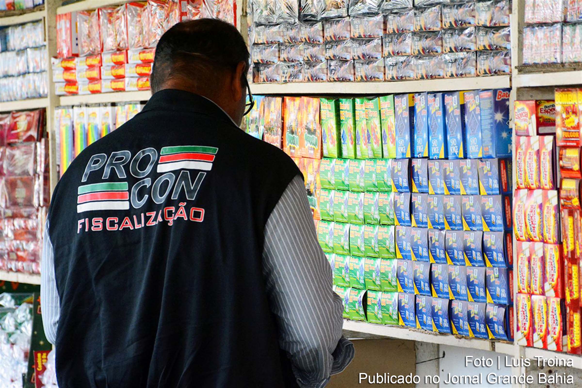 Para garantir maior segurança aos consumidores, a Superintendência Municipal de Proteção e Defesa do Consumidor está fiscalizando as lojas que comercializam os produtos.