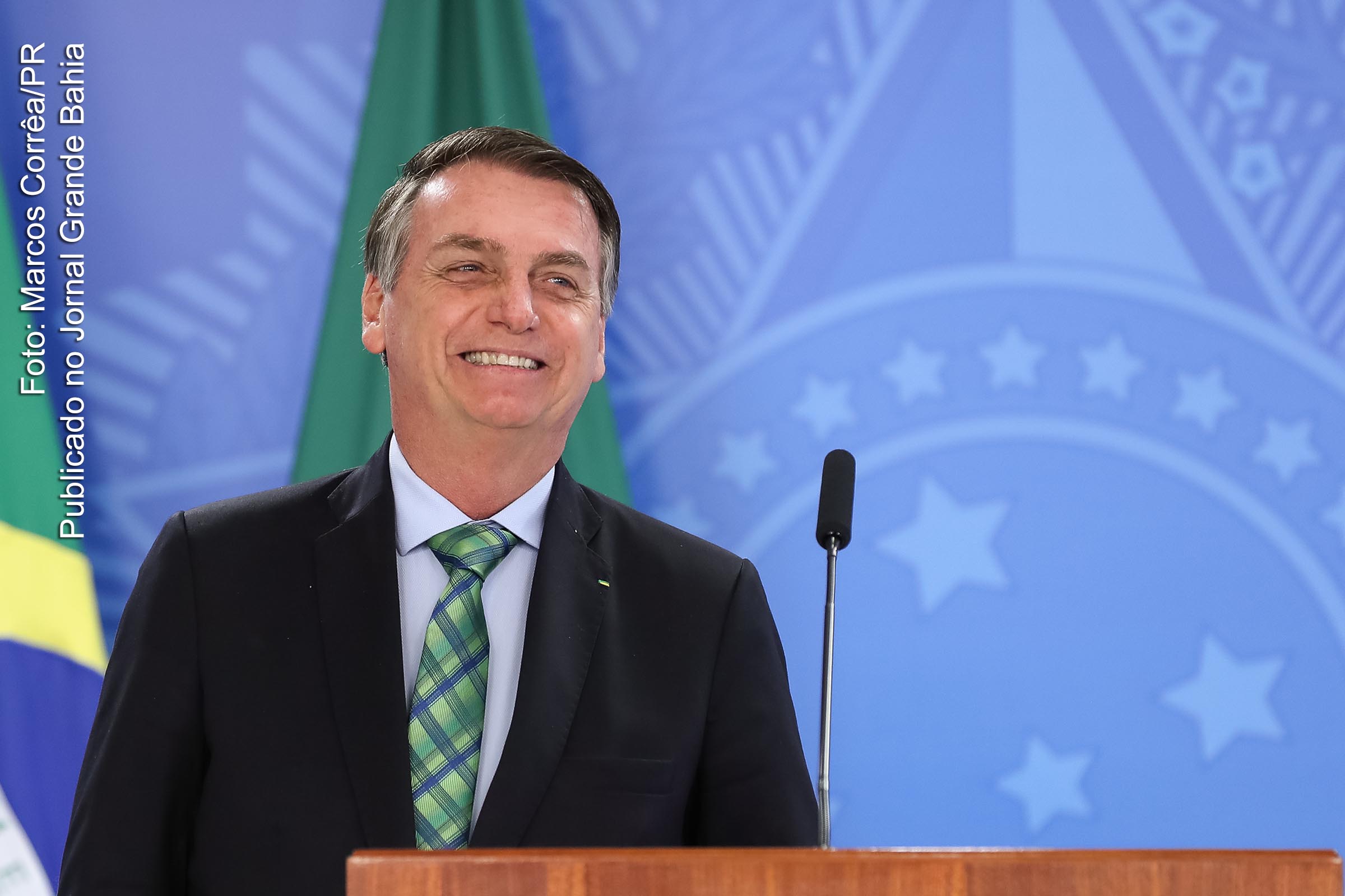 Jair Bolsonaro (PSL-RJ), presidente da República. Campanha eleitoral foi beneficiada com uso ilegal do WhastApp. Folha de S. Paulo revelou que empresas brasileiras contrataram disparos em massa pelo aplicativo em favor de Bolsonaro e contra o PT, interferindo nas Eleições de 2018.